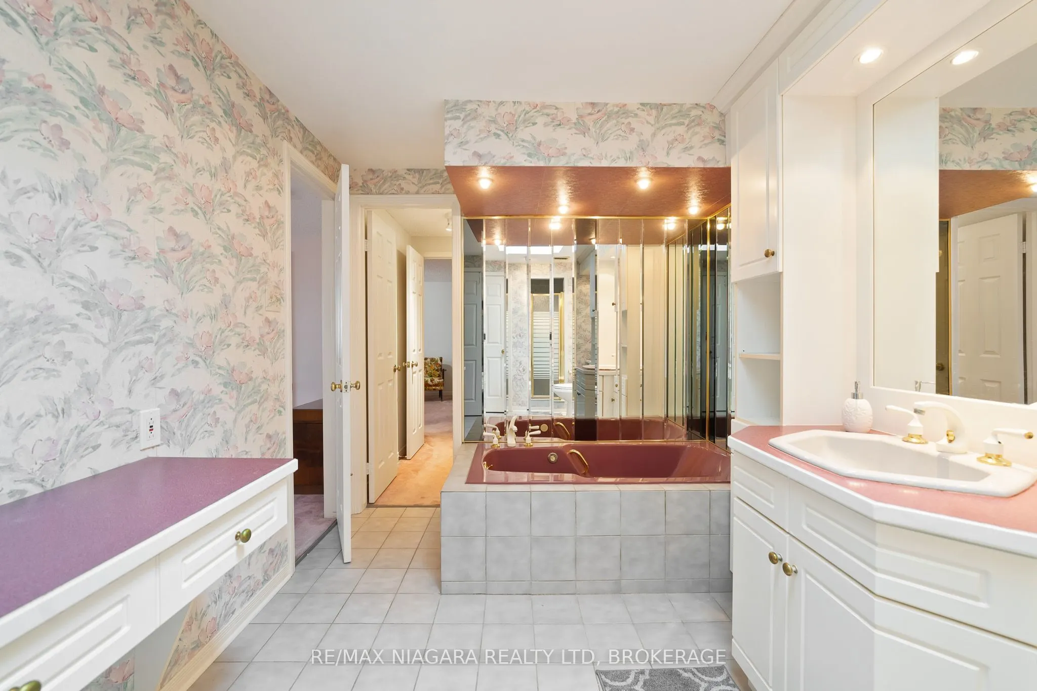 10 ELDERWOOD Drive, #2