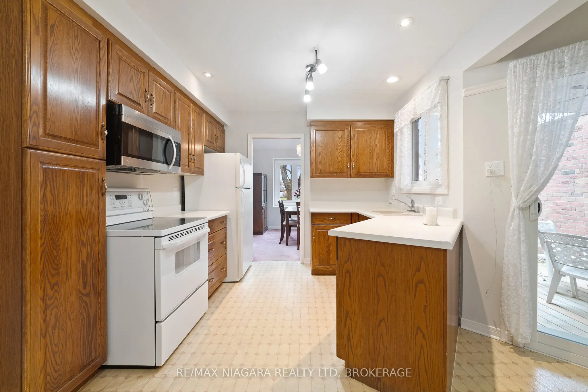 10 ELDERWOOD Drive, #2