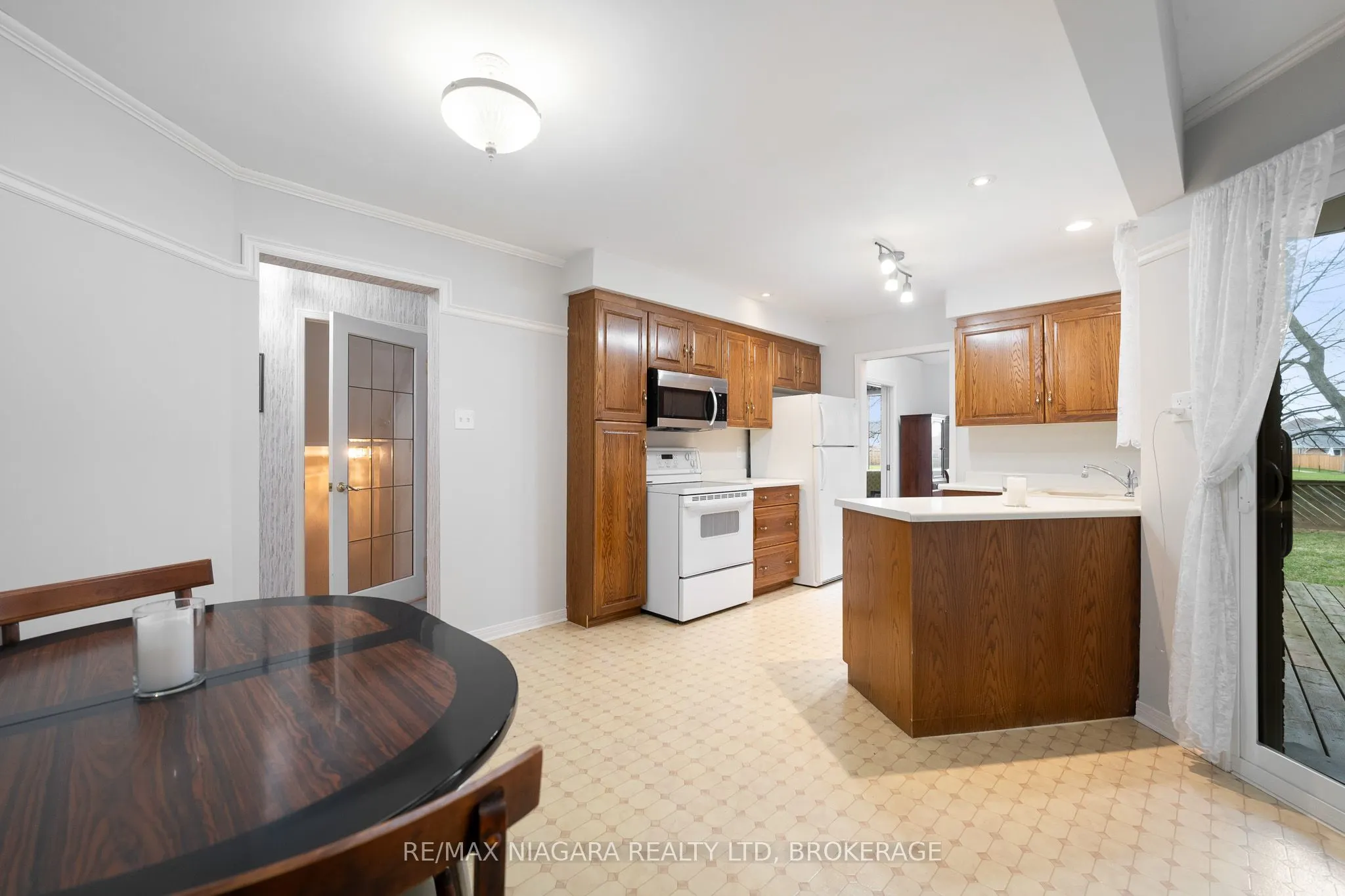 10 ELDERWOOD Drive, #2