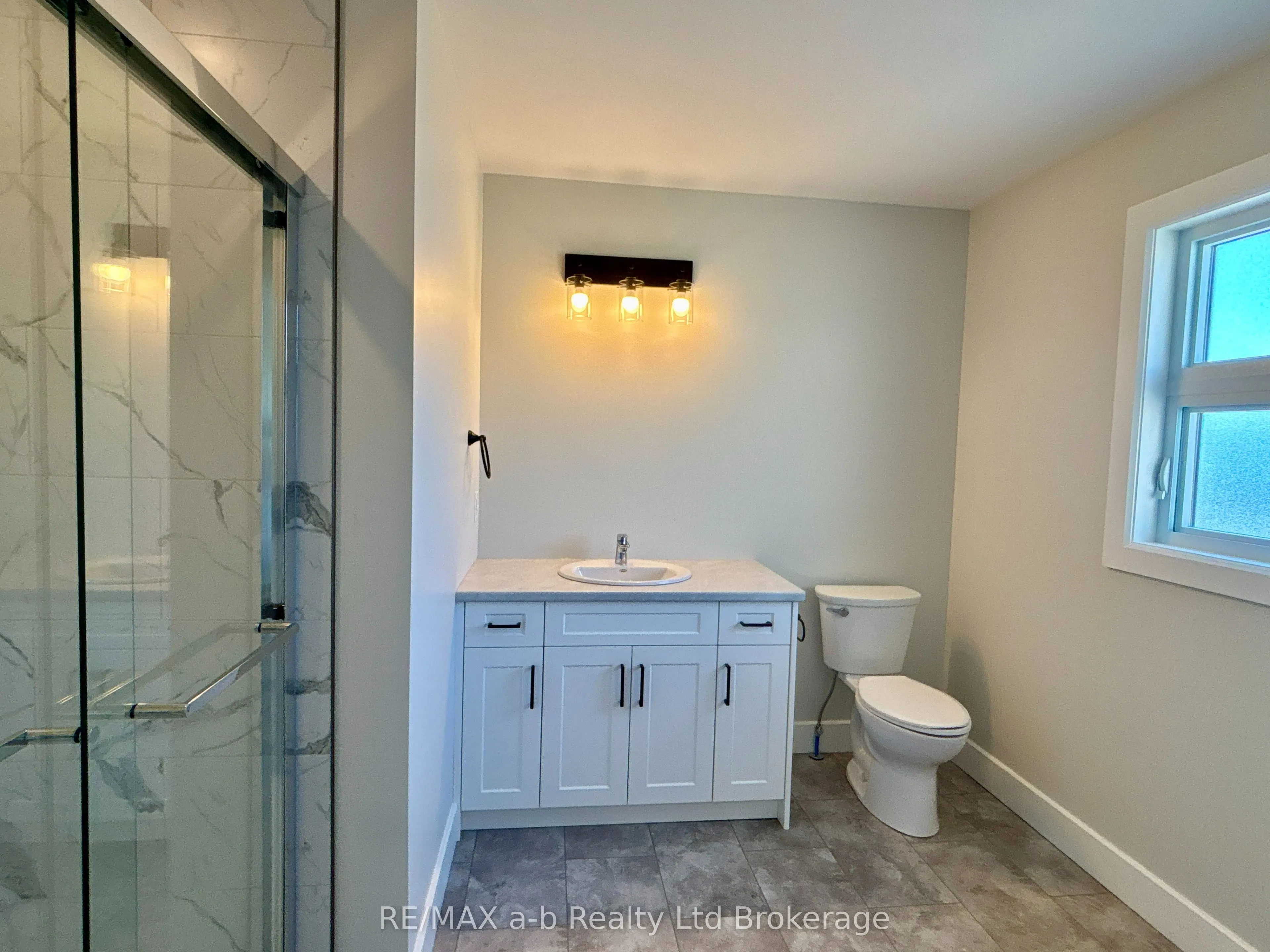41 Cash Crescent