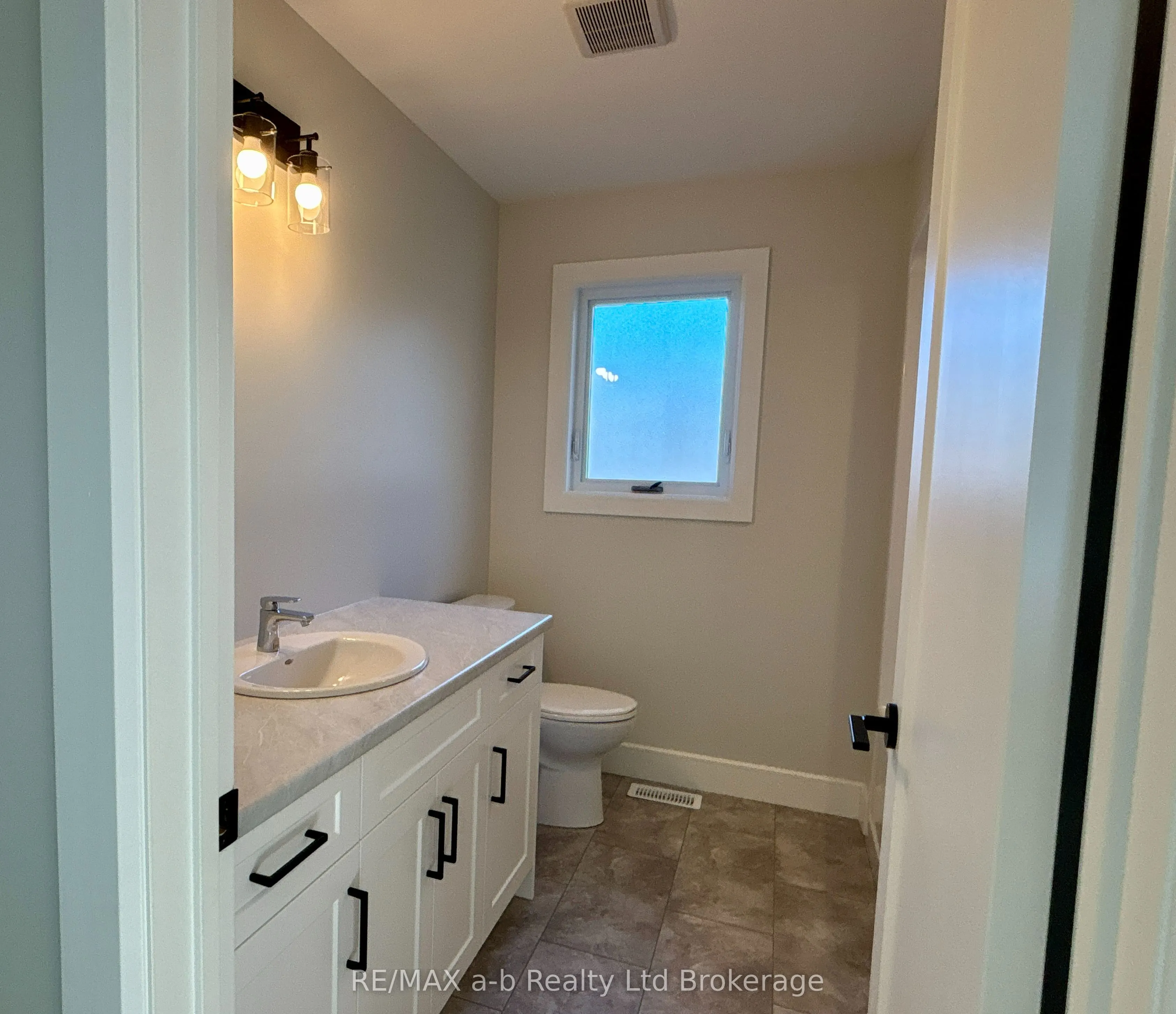 41 Cash Crescent