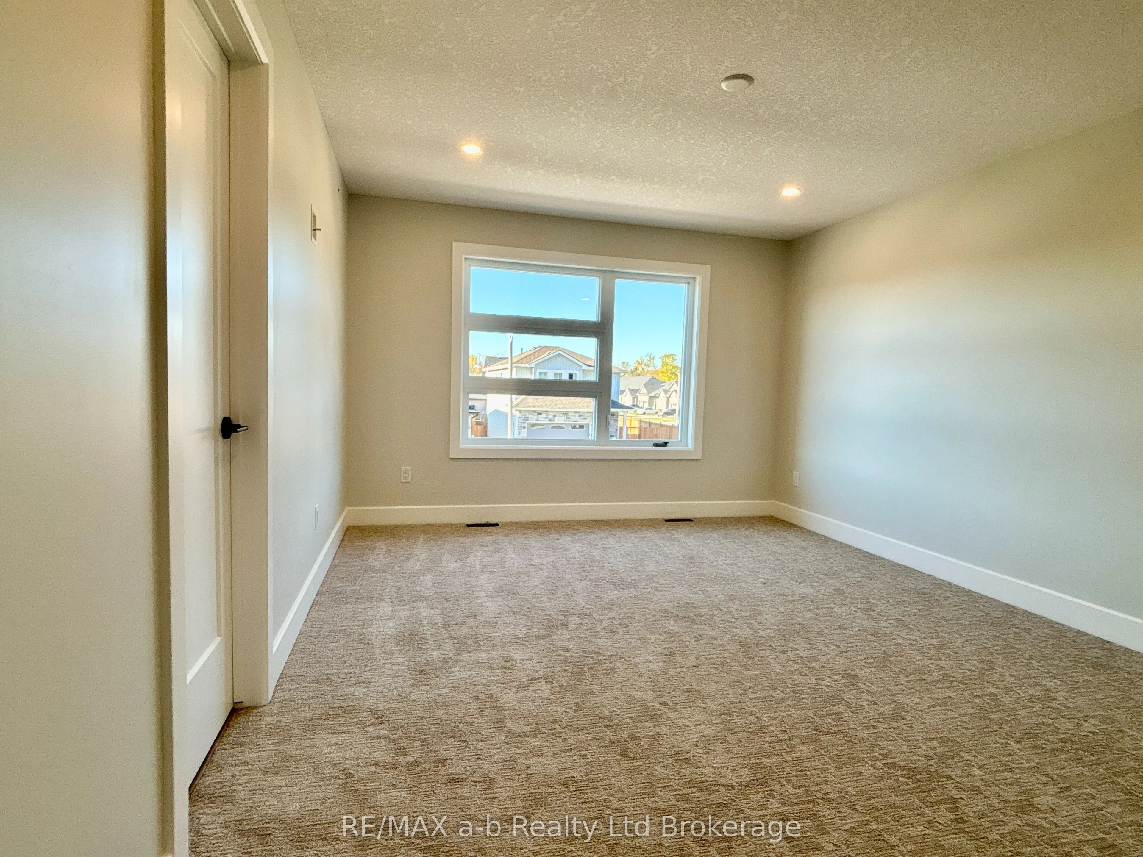 41 Cash Crescent