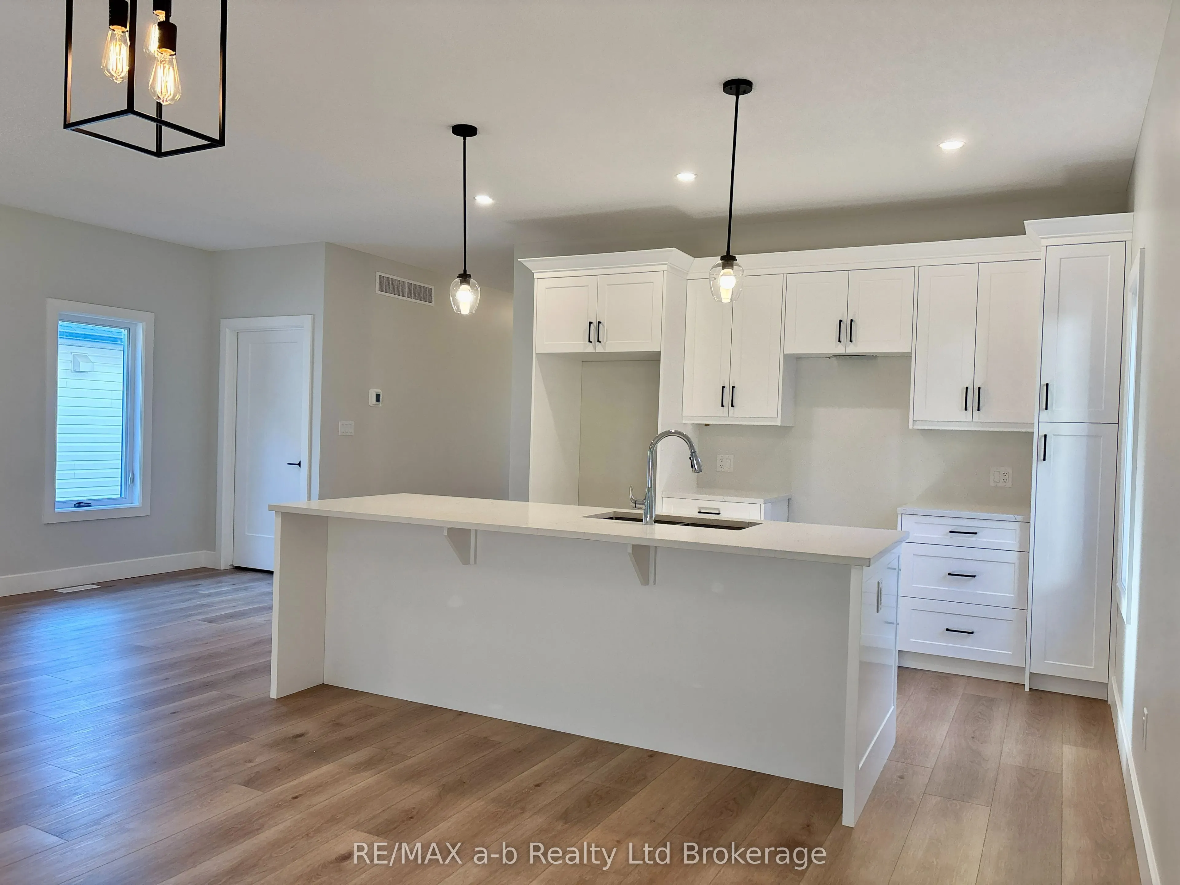 41 Cash Crescent