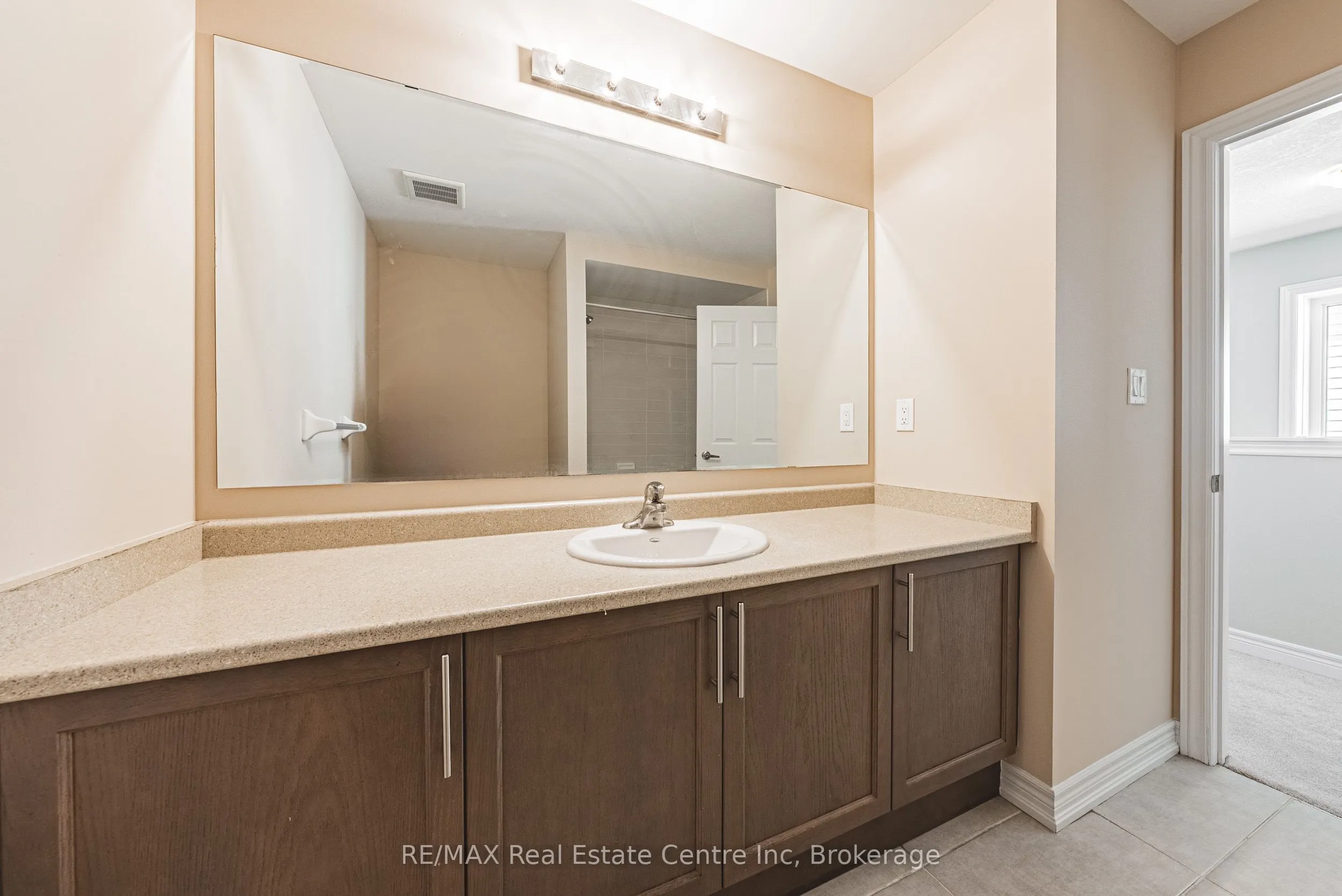 166 Deerpath Drive, #7