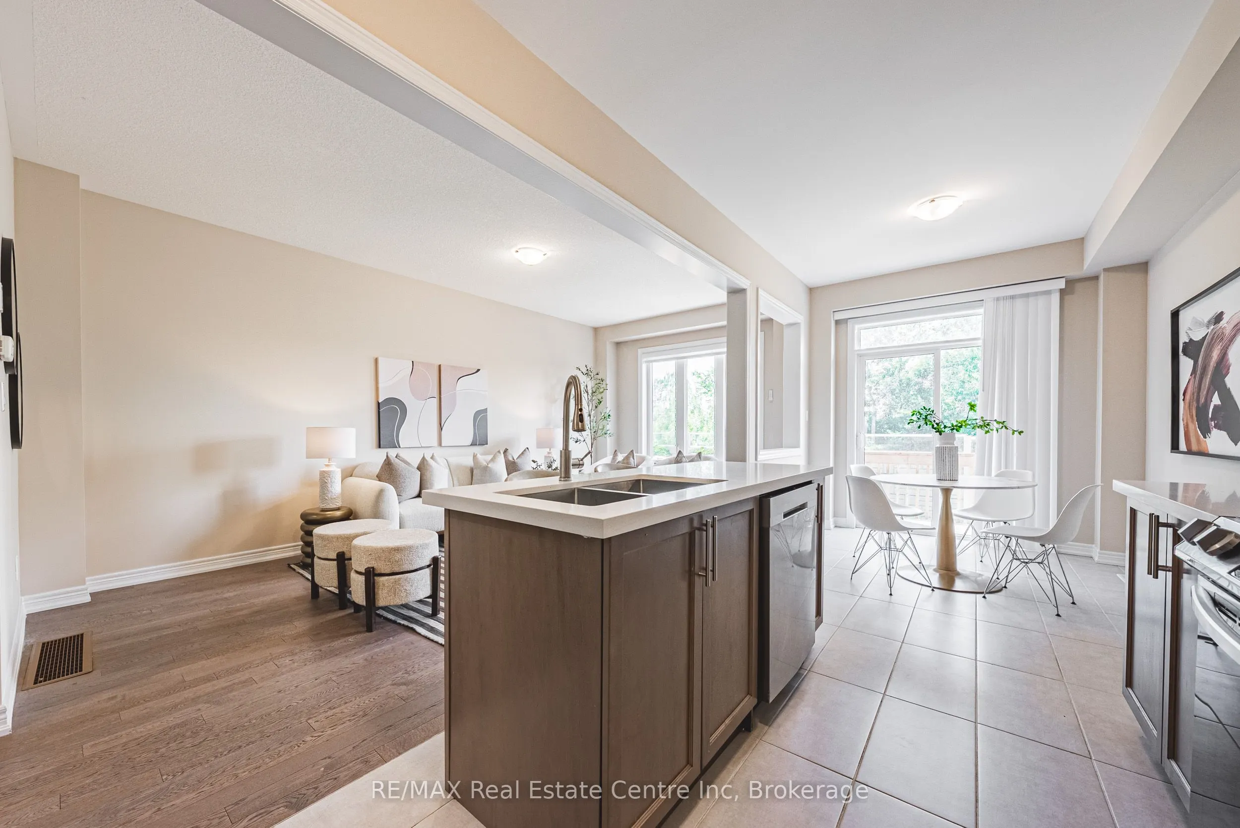 166 Deerpath Drive, #7