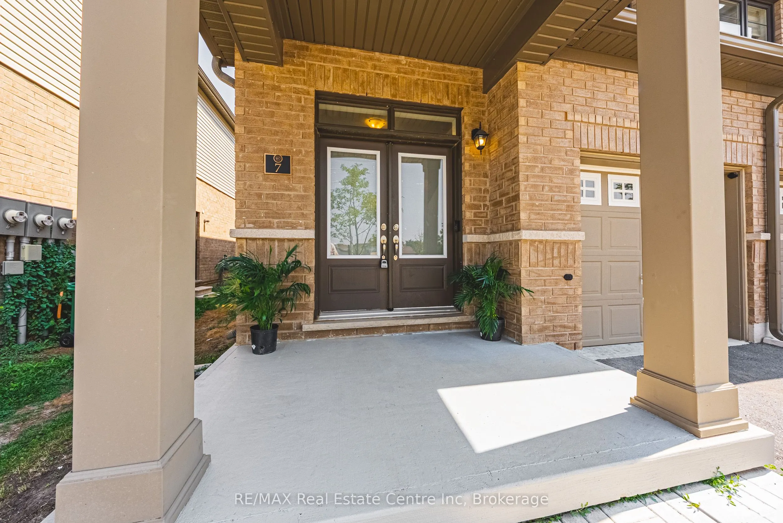 166 Deerpath Drive, #7