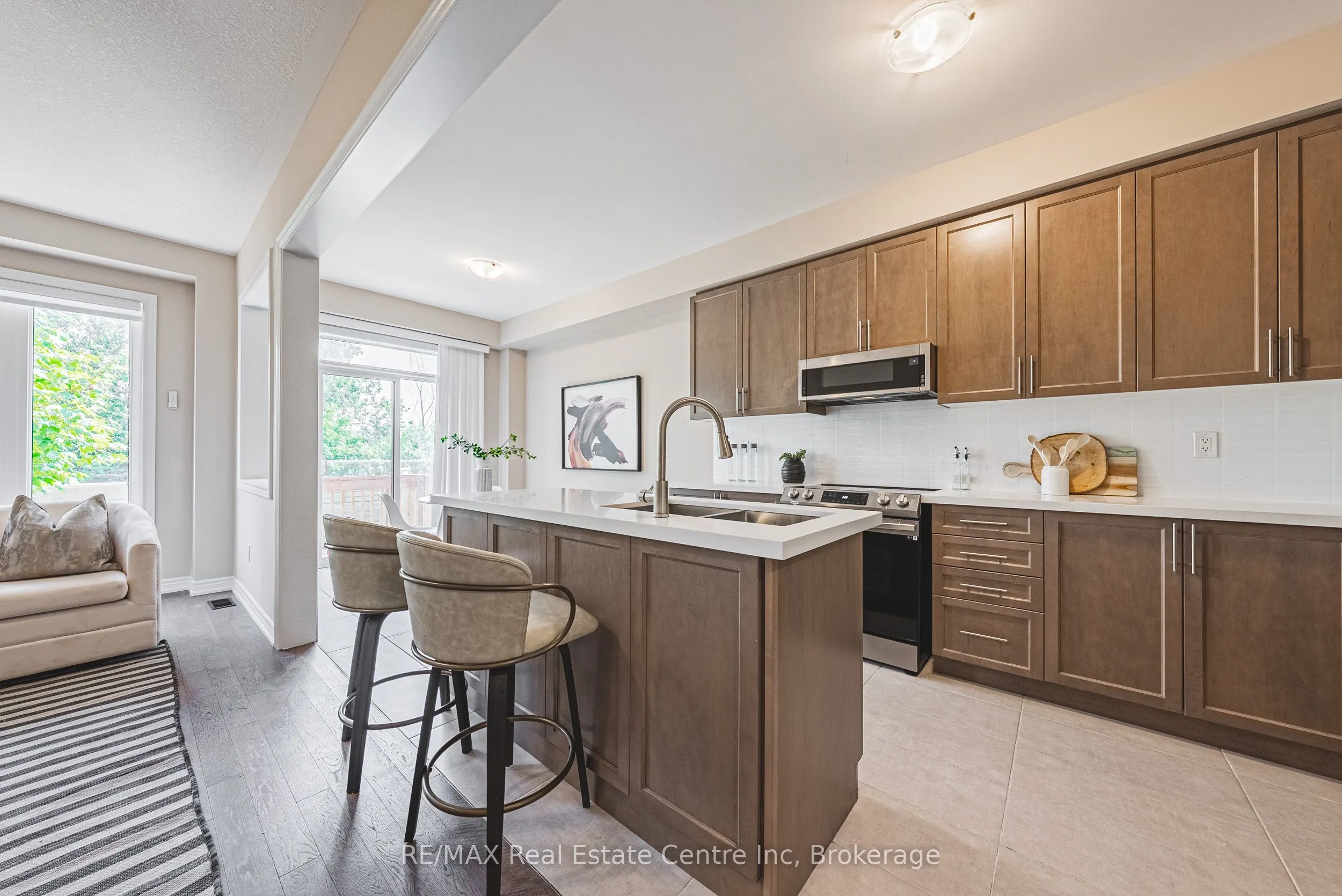 166 Deerpath Drive, #7