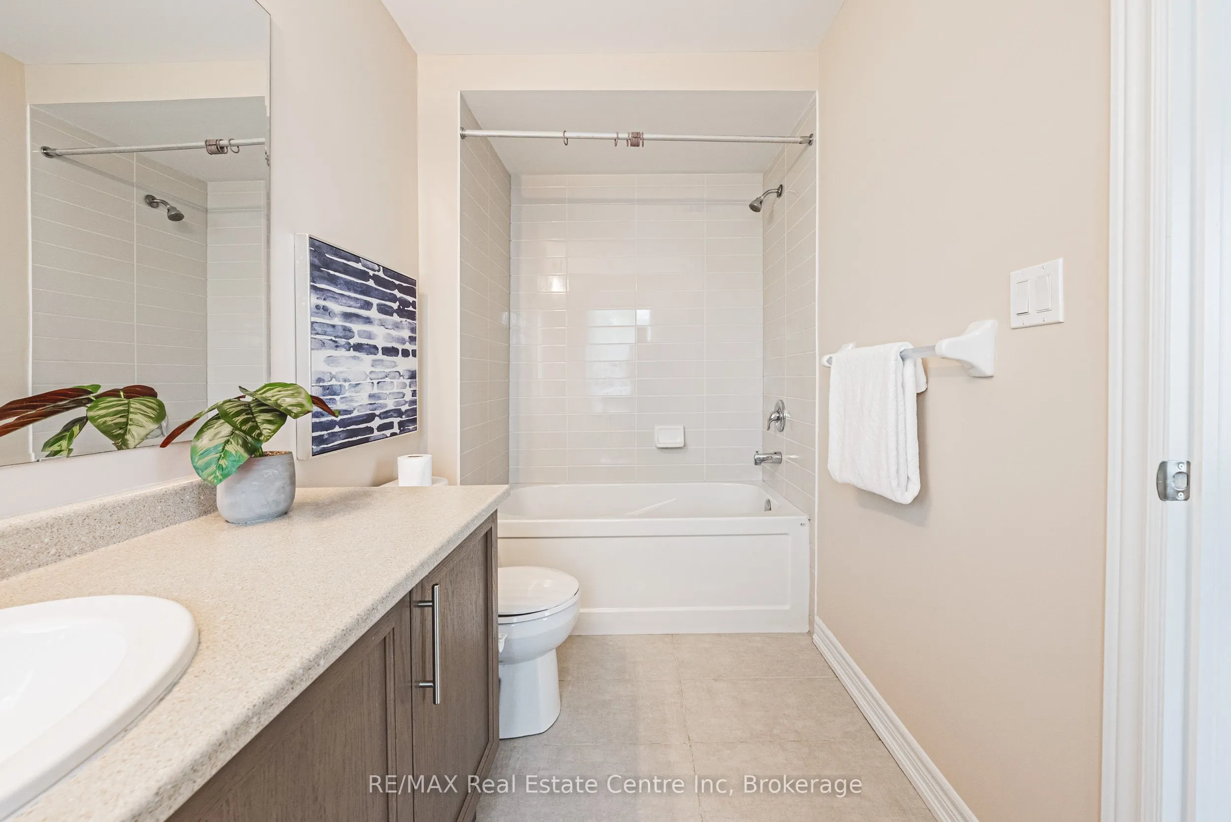 166 Deerpath Drive, #7