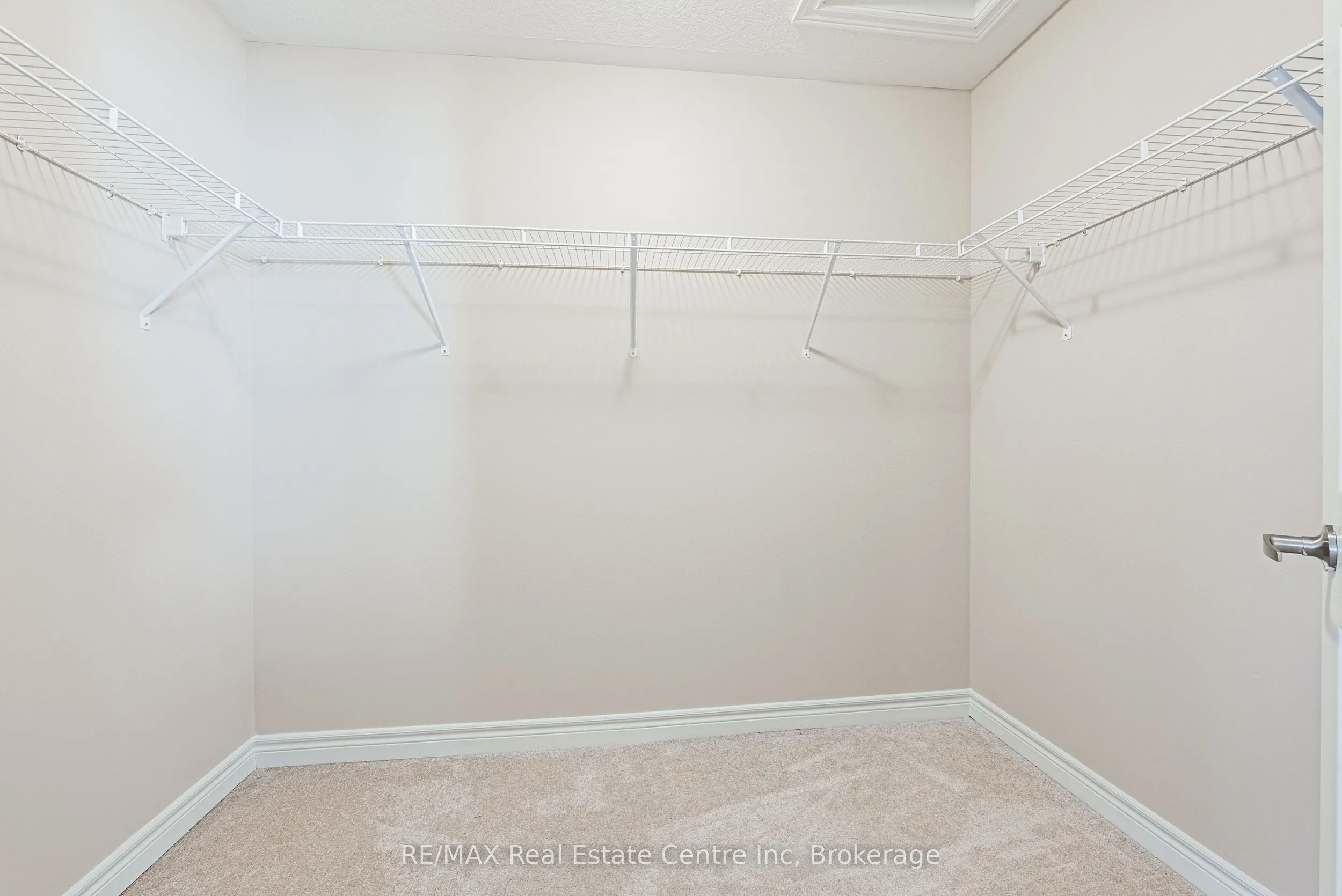 166 Deerpath Drive, #7