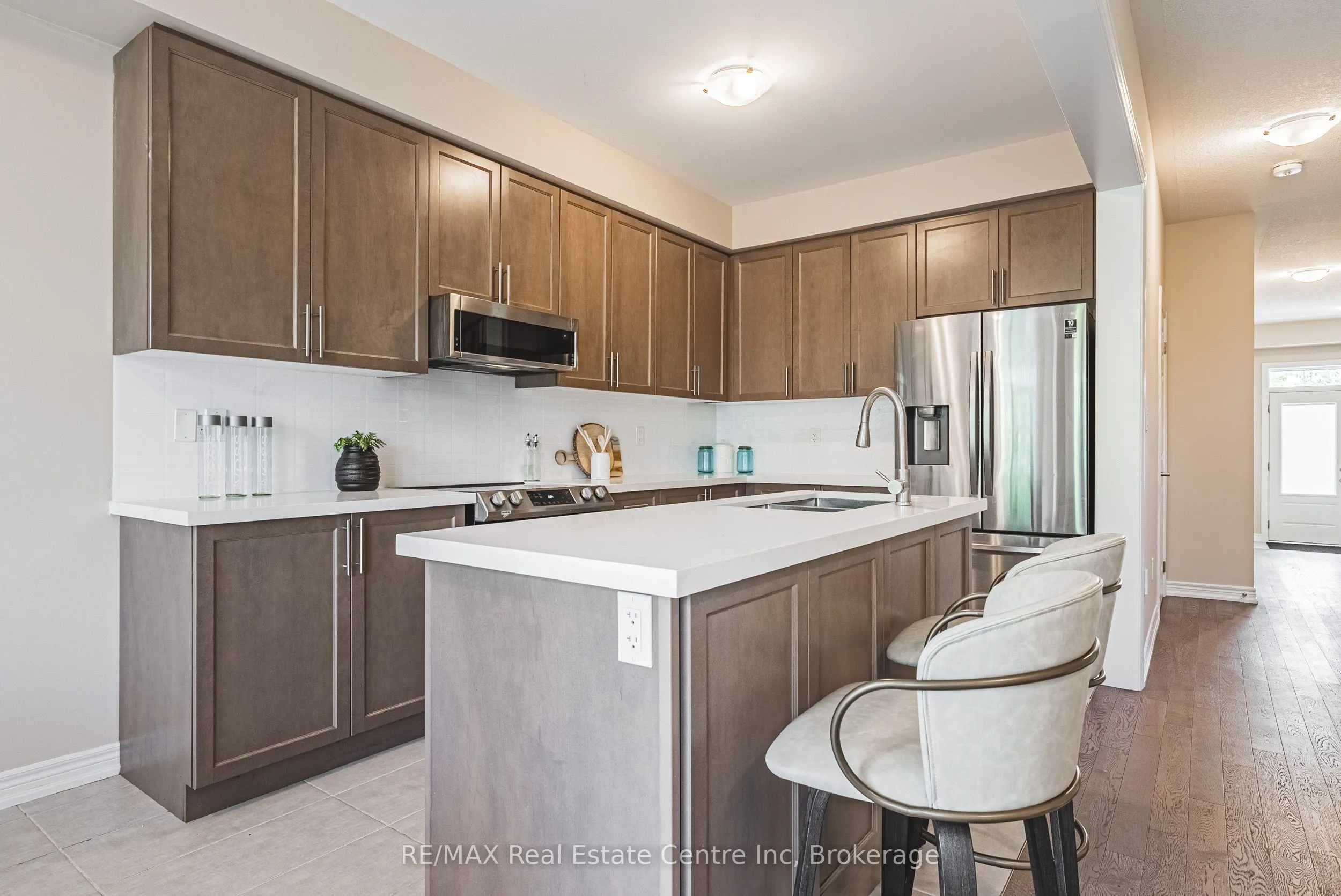 166 Deerpath Drive, #7