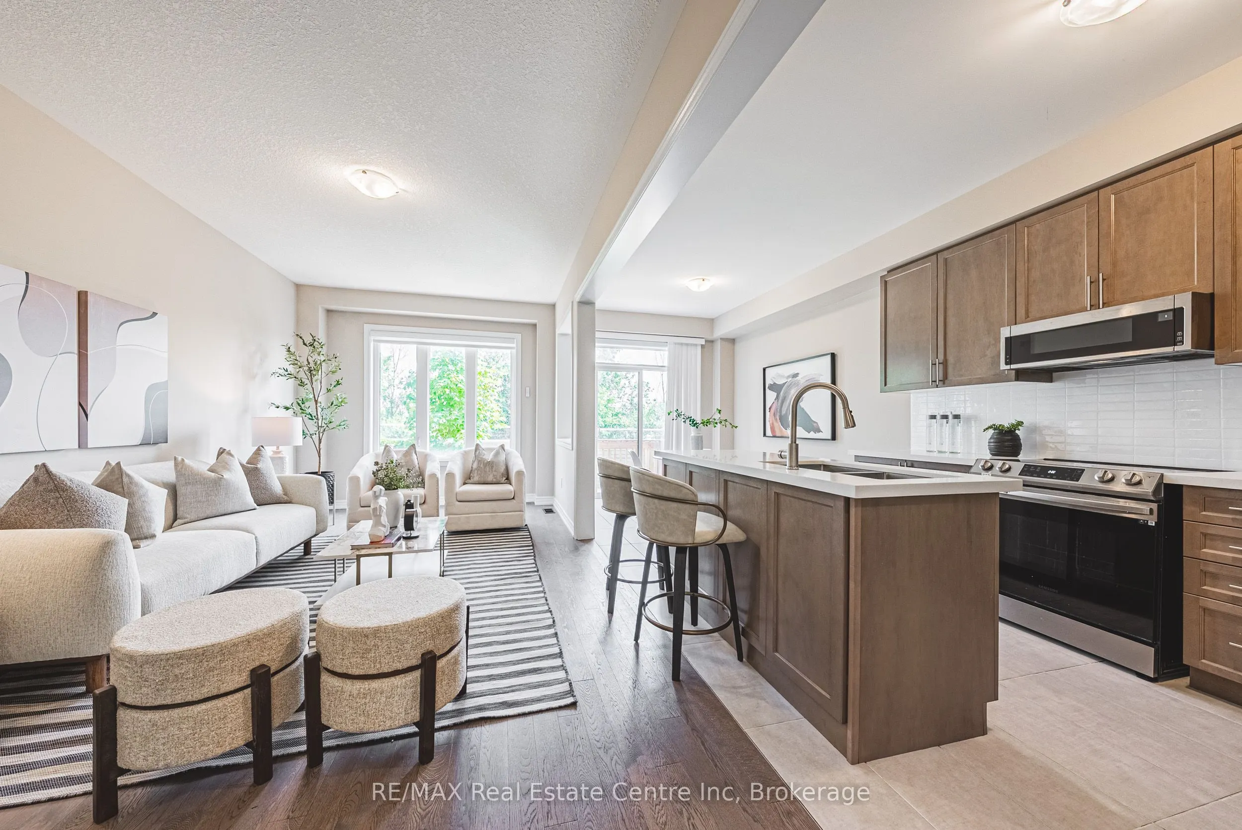 166 Deerpath Drive, #7