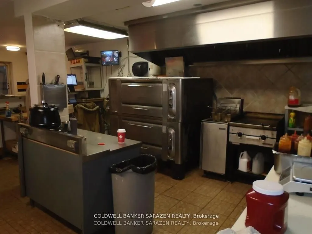 908-912 ST. LAURENT Boulevard N