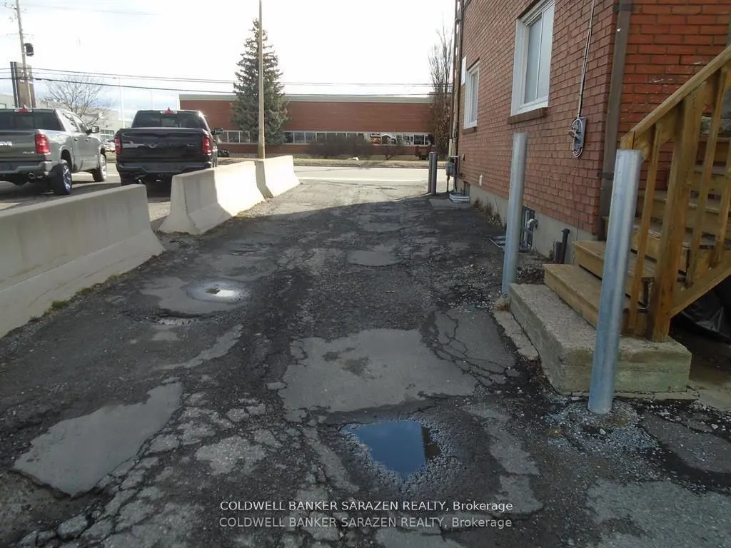 908-912 ST. LAURENT Boulevard N