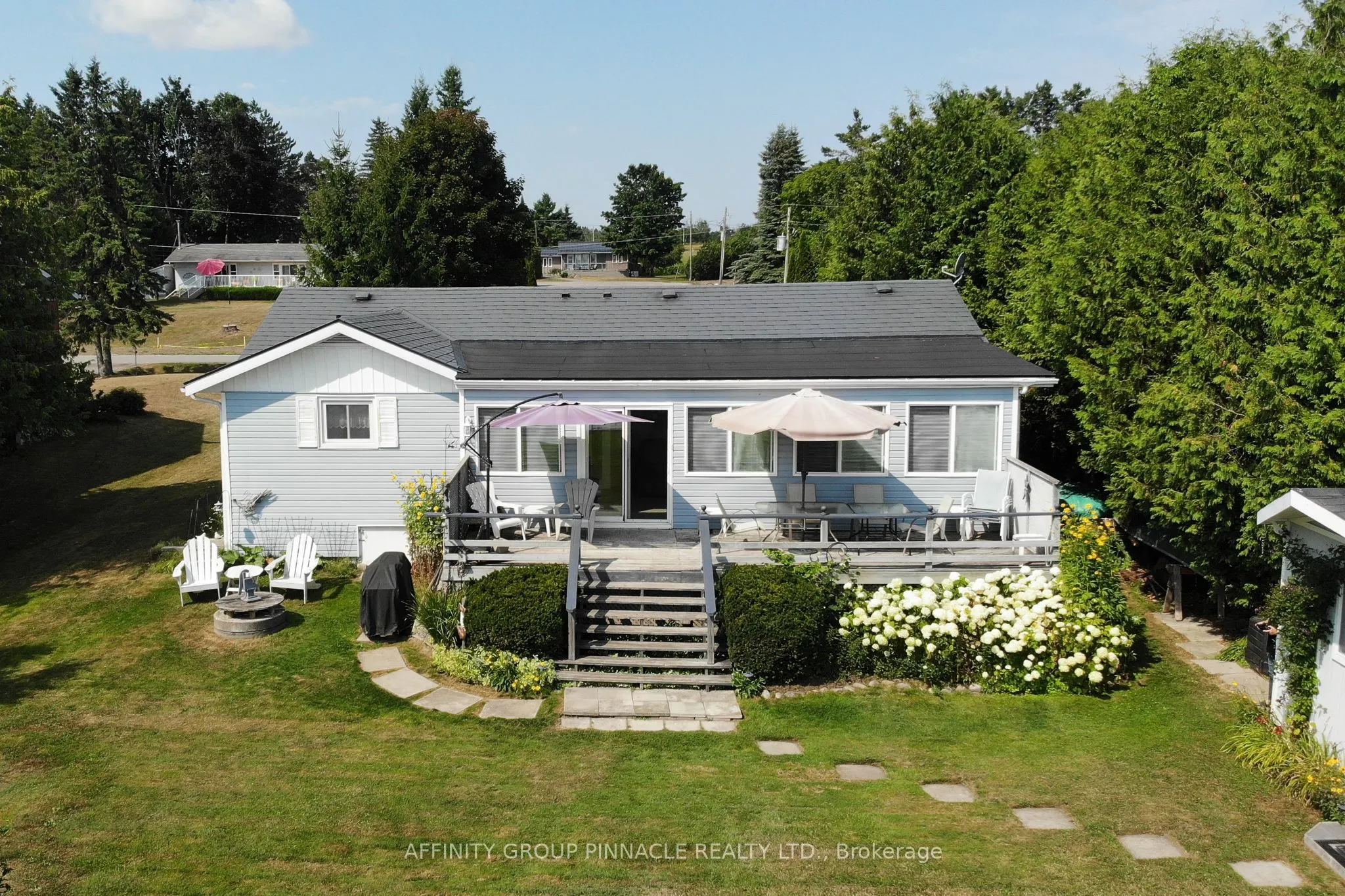 11 Lakeview Crescent