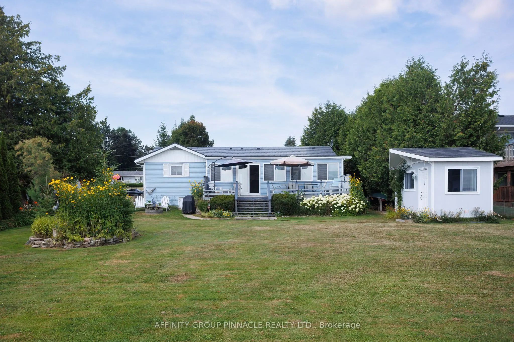 11 Lakeview Crescent