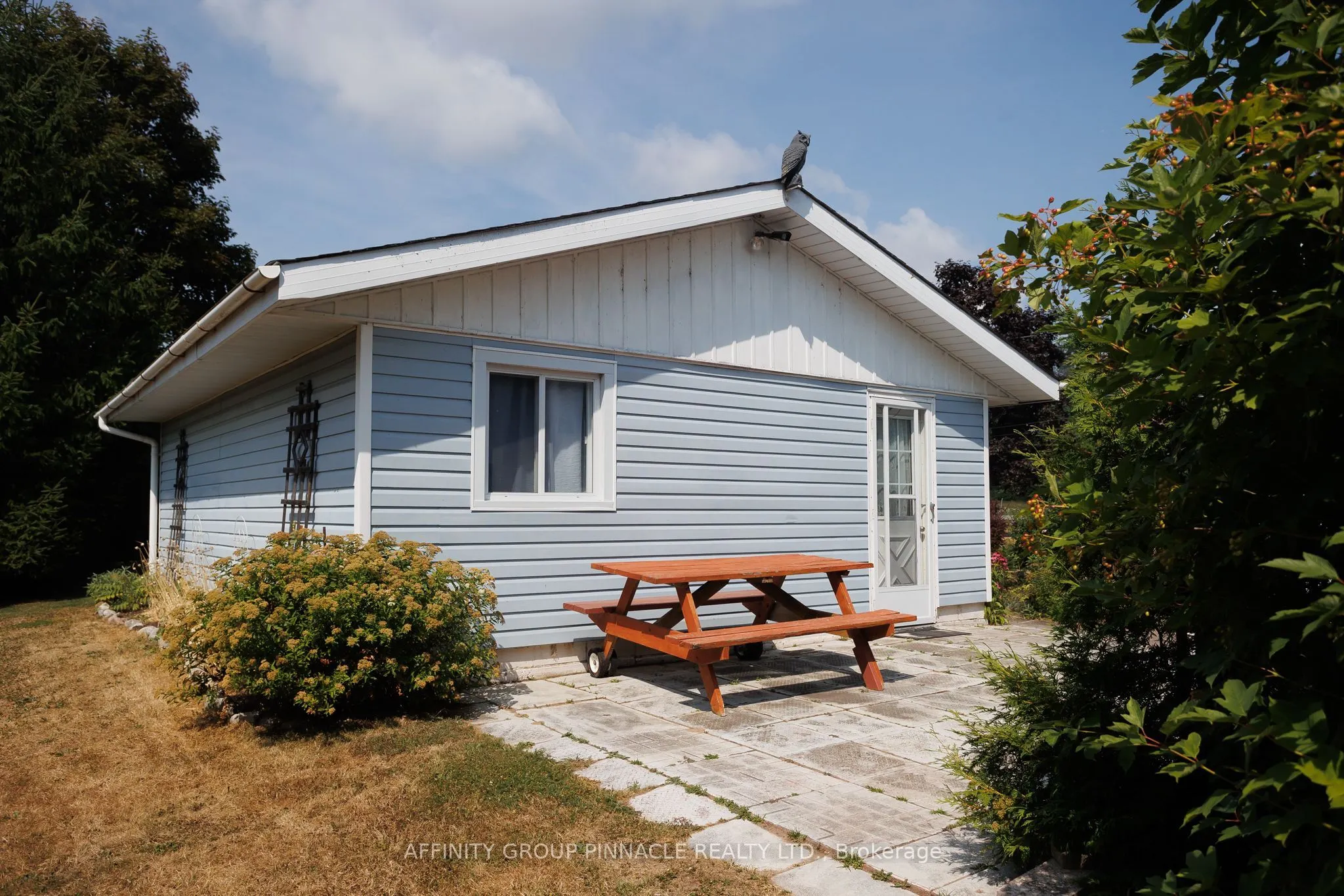 11 Lakeview Crescent