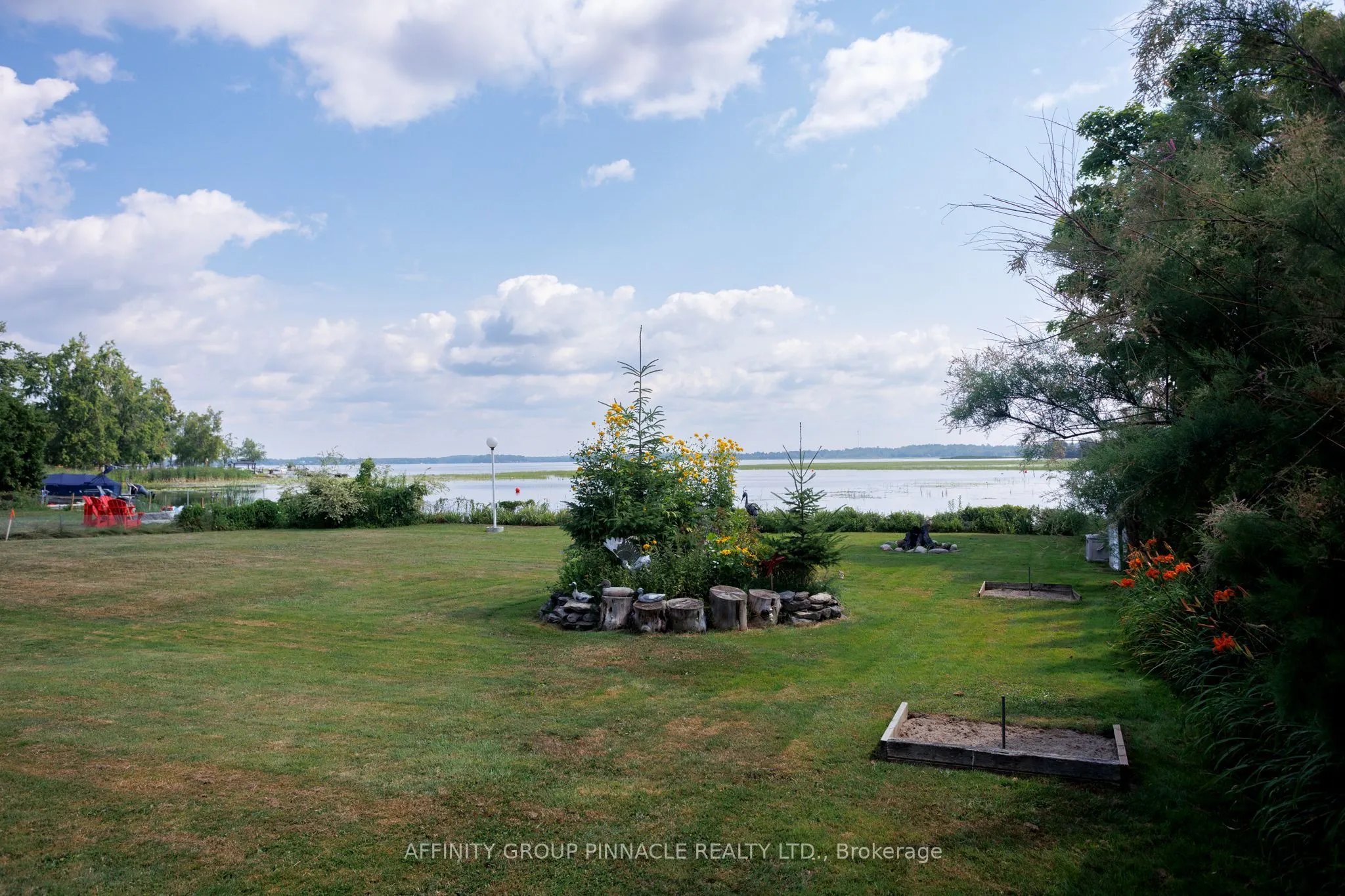 11 Lakeview Crescent