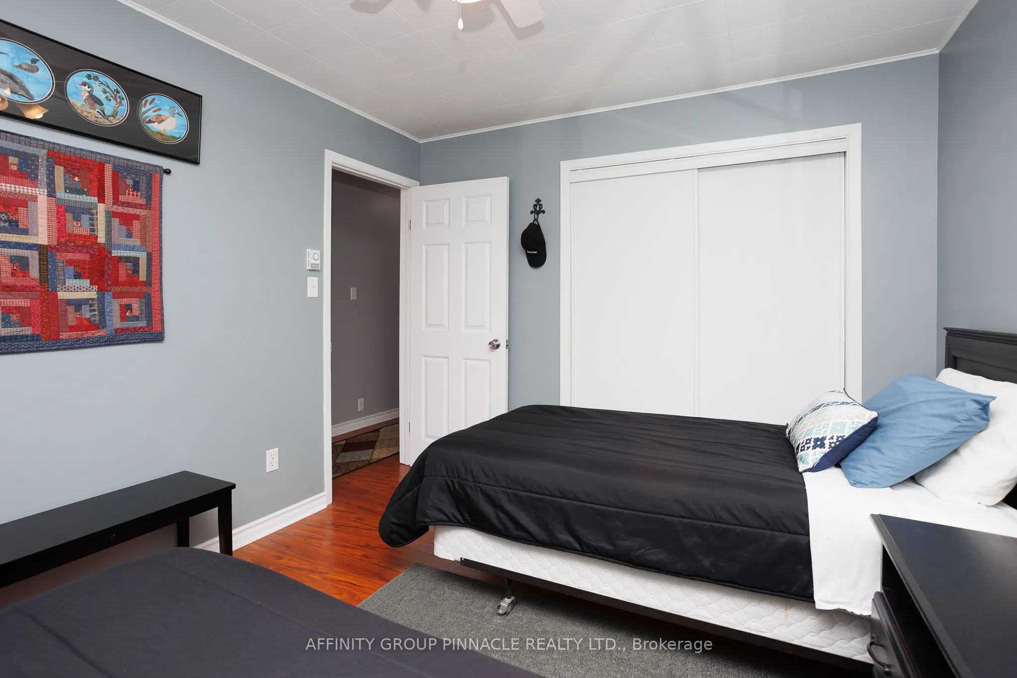 11 Lakeview Crescent