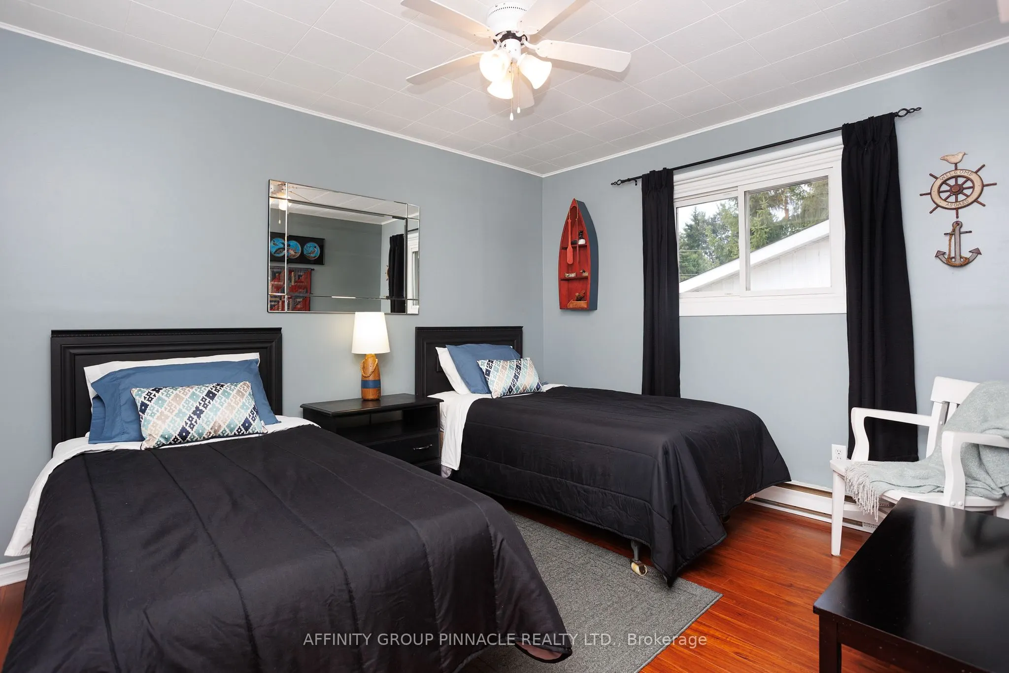 11 Lakeview Crescent