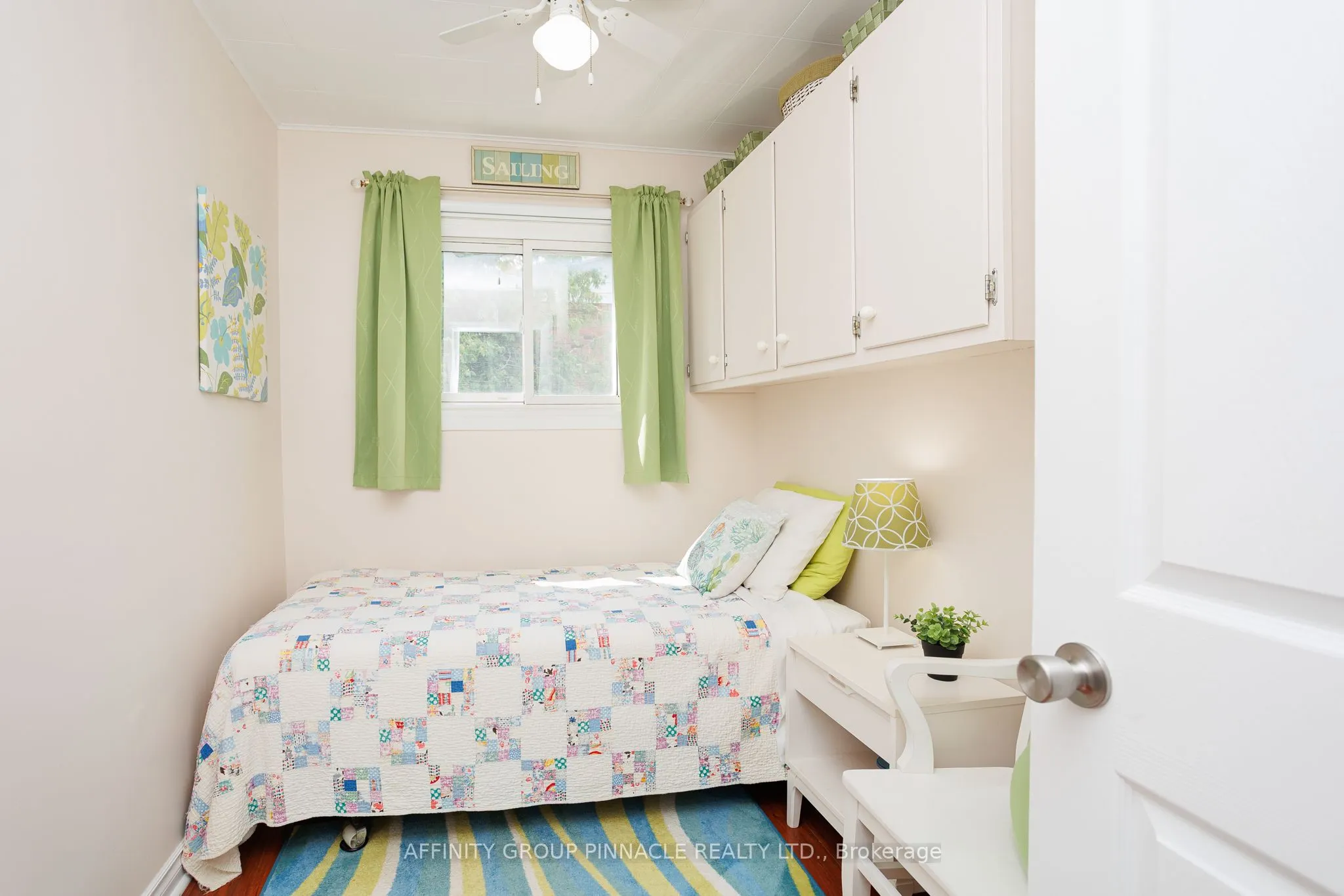 11 Lakeview Crescent