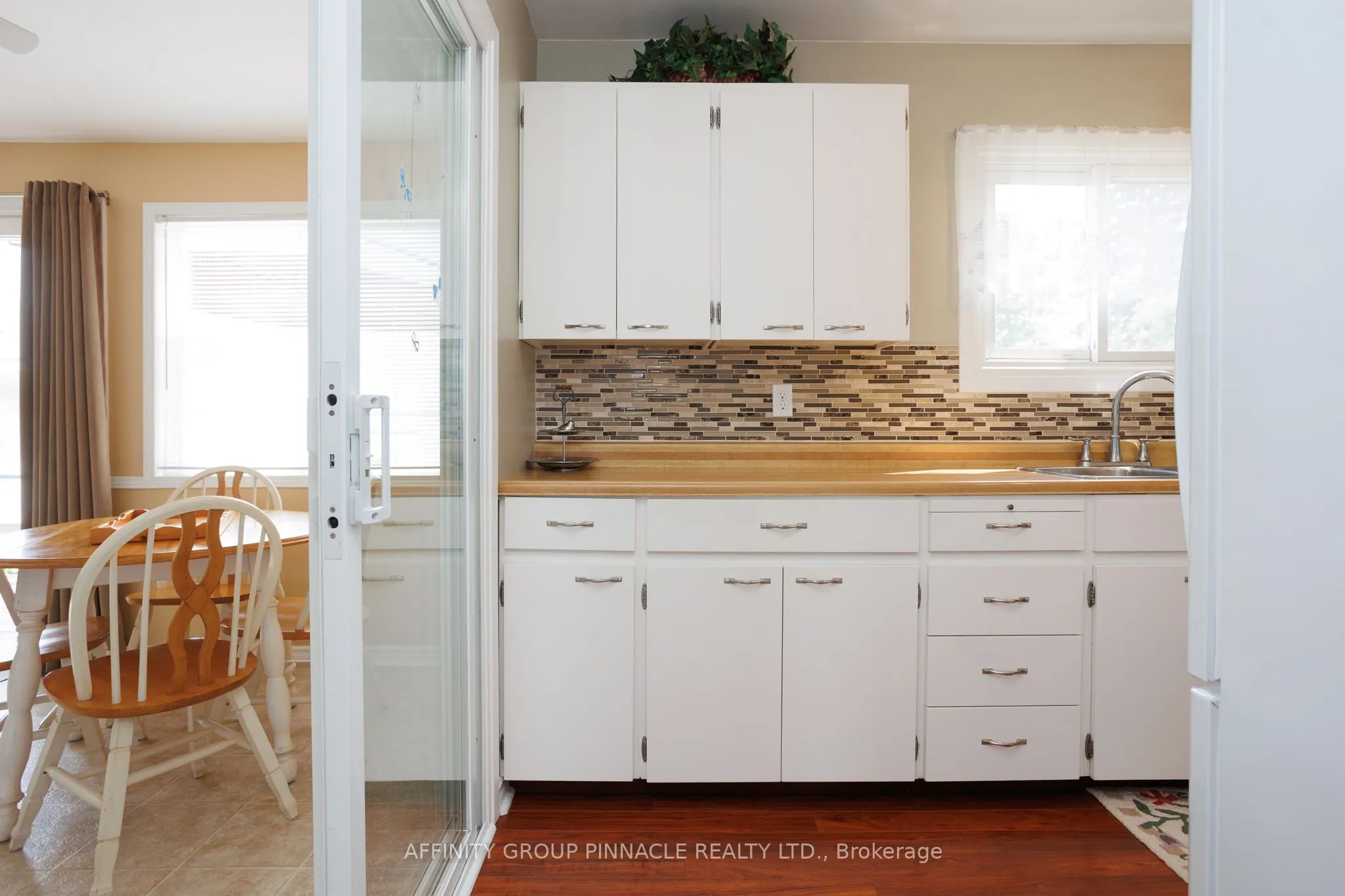 11 Lakeview Crescent