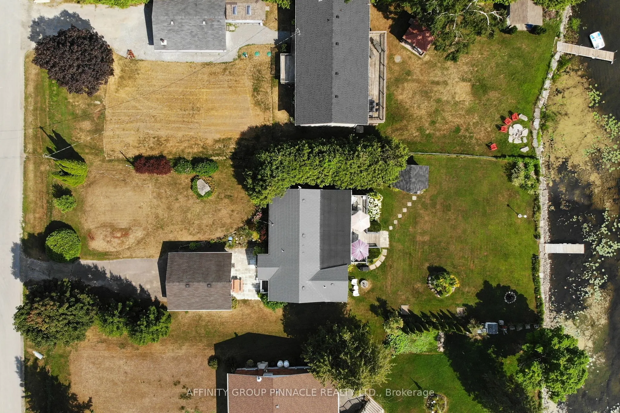 11 Lakeview Crescent