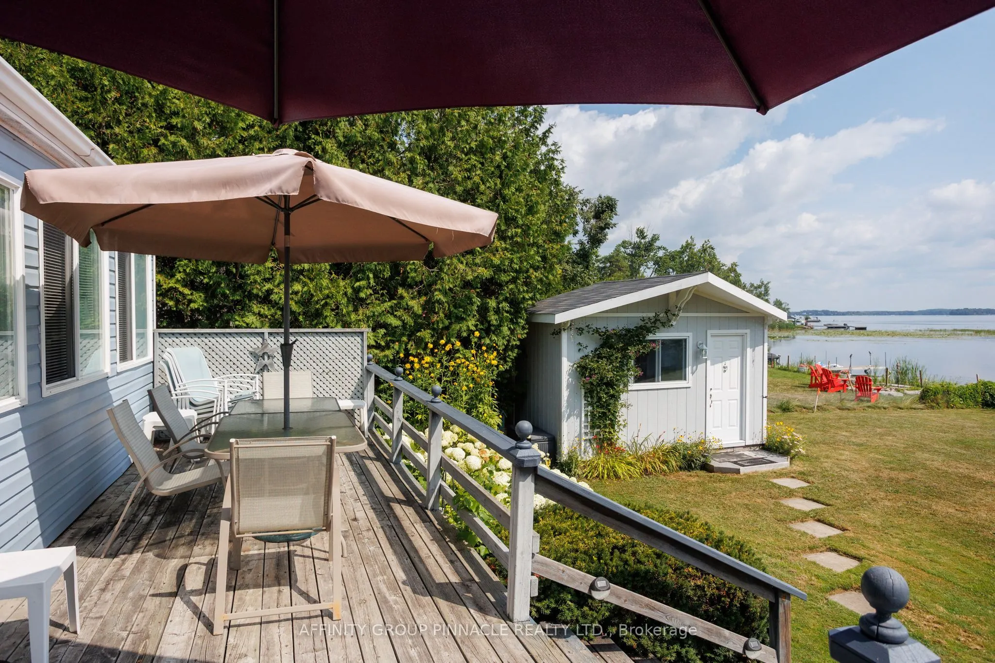 11 Lakeview Crescent