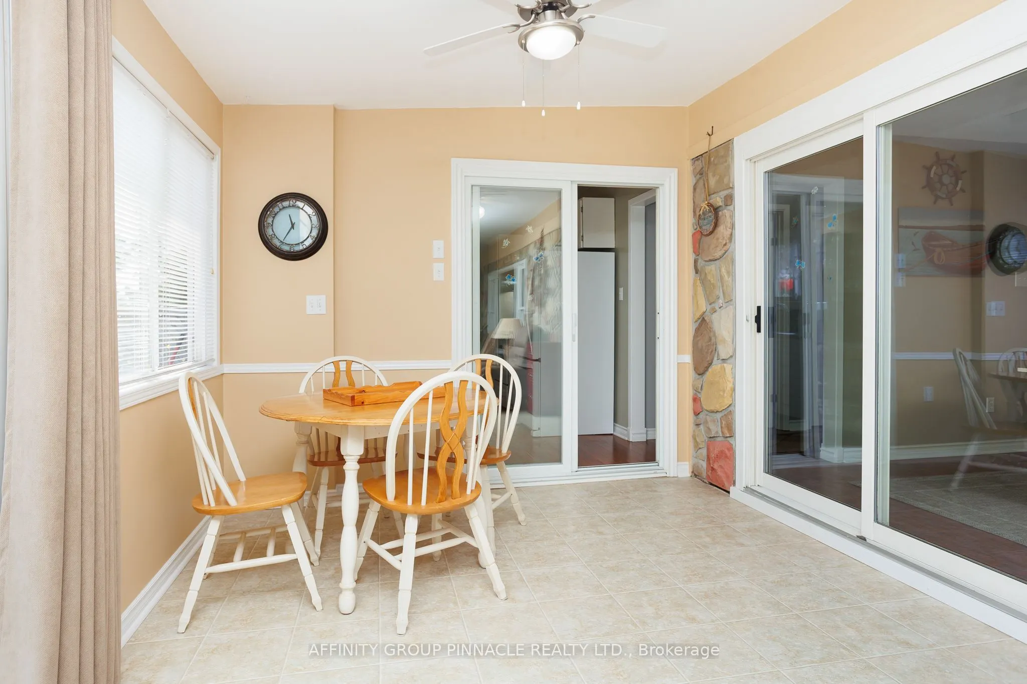 11 Lakeview Crescent