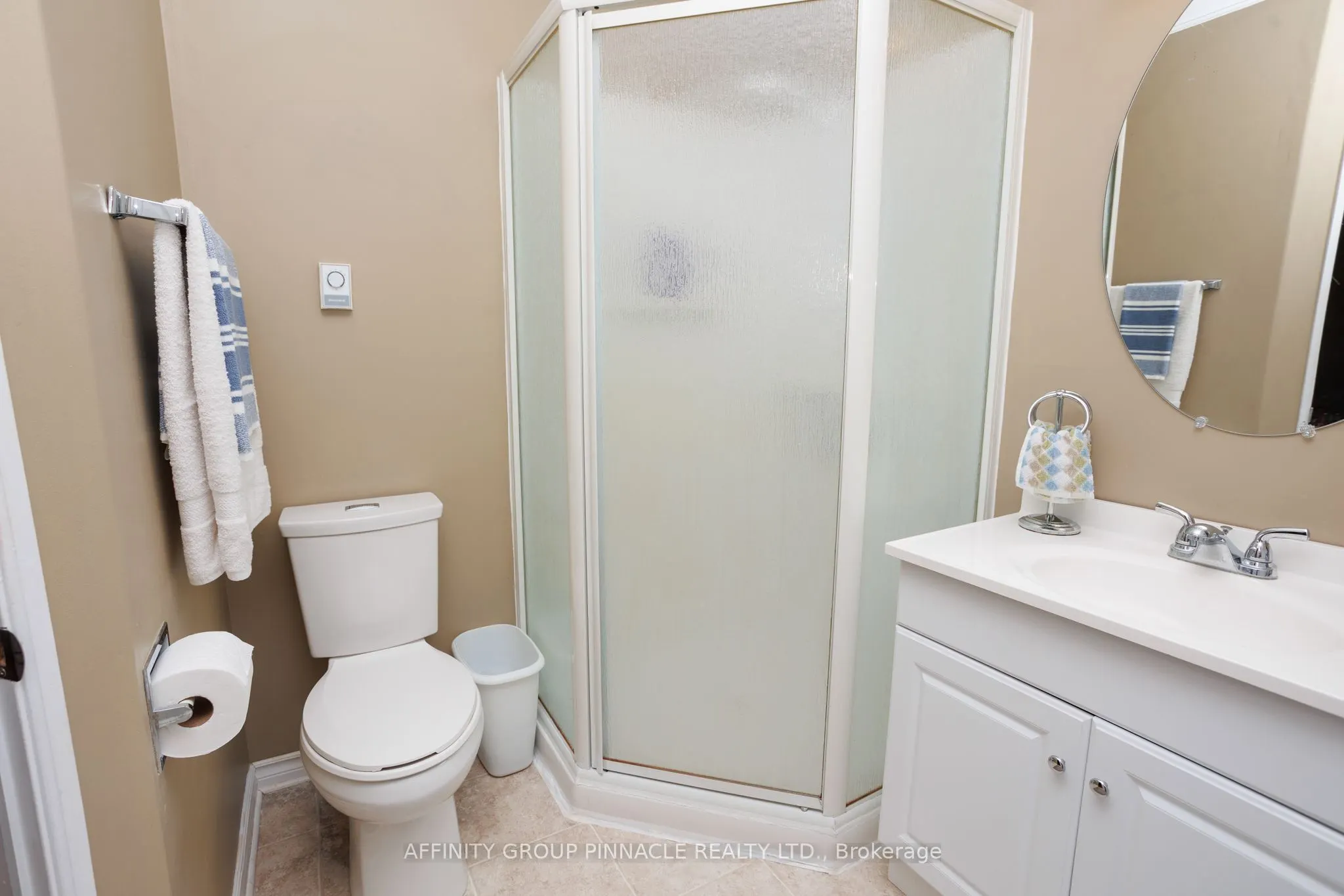 11 Lakeview Crescent