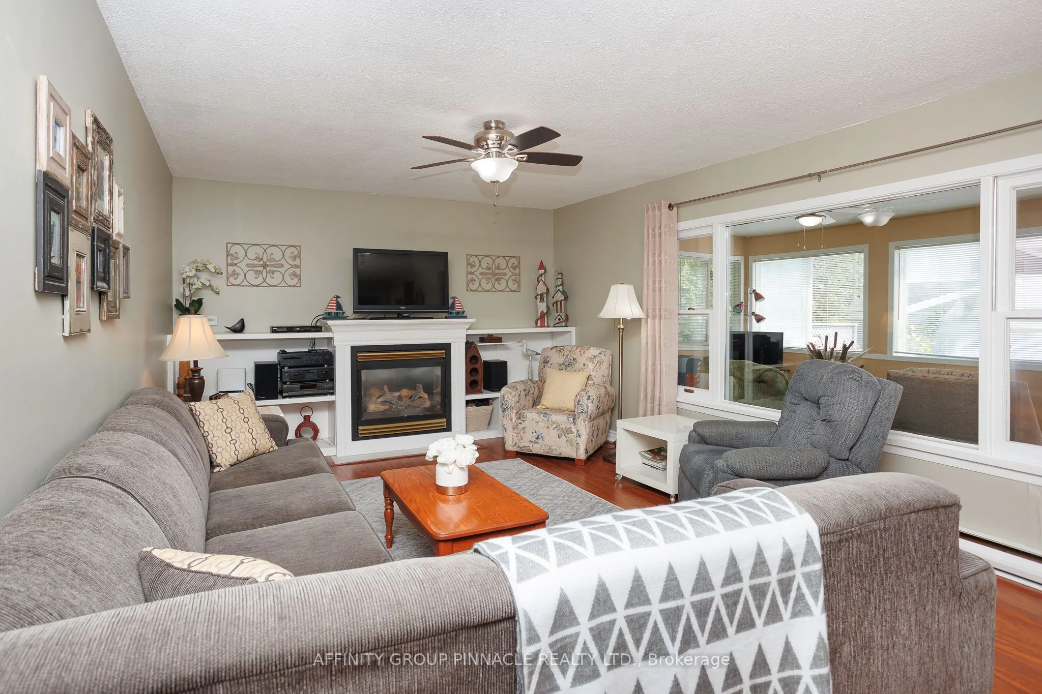 11 Lakeview Crescent