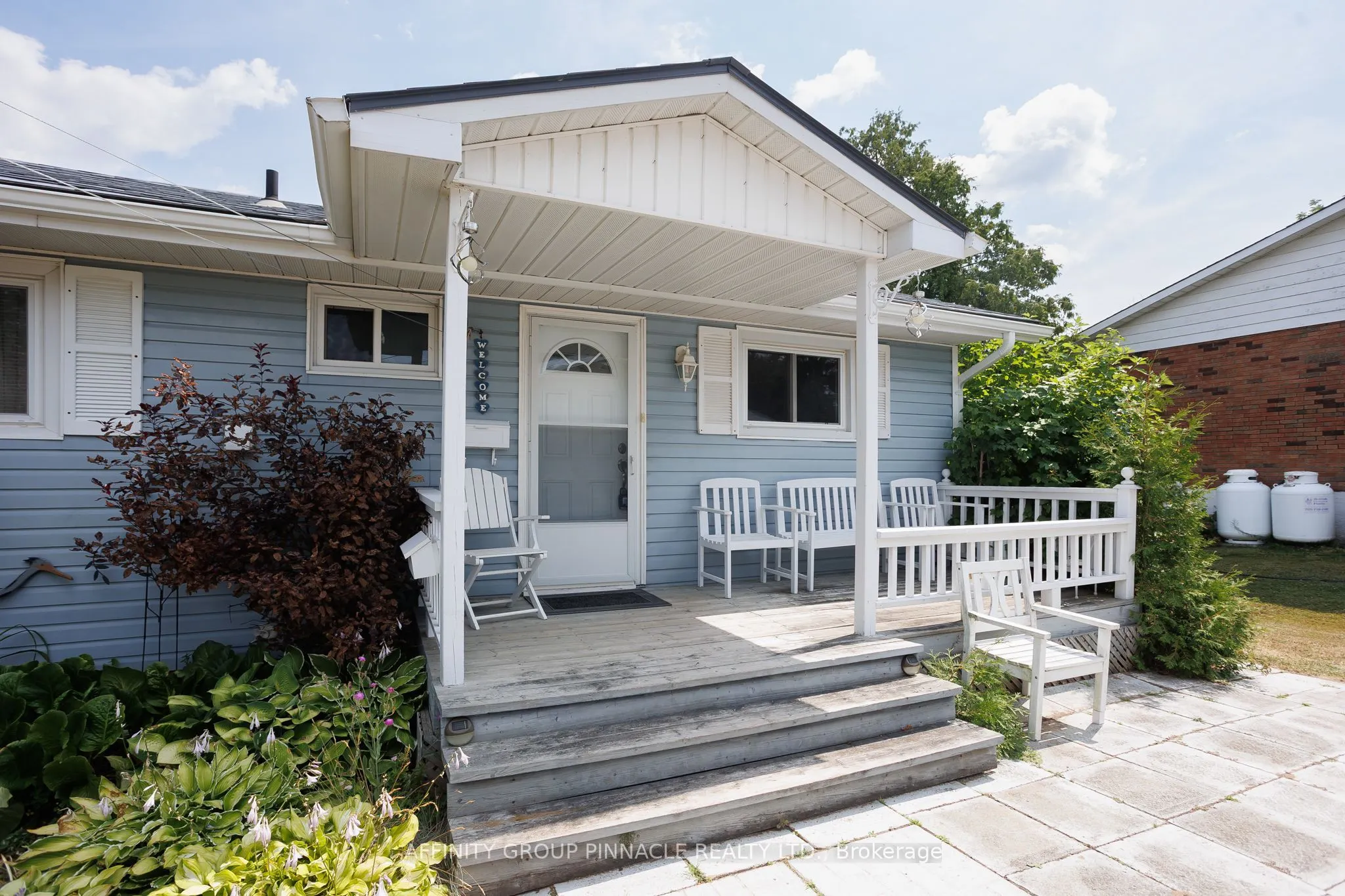 11 Lakeview Crescent