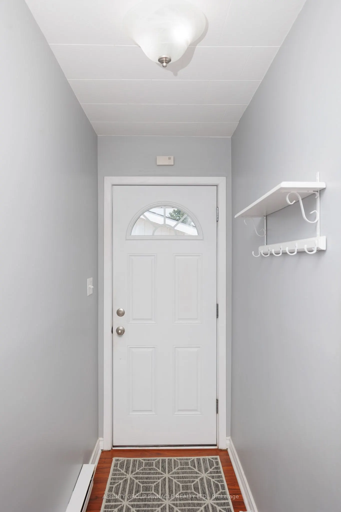 11 Lakeview Crescent