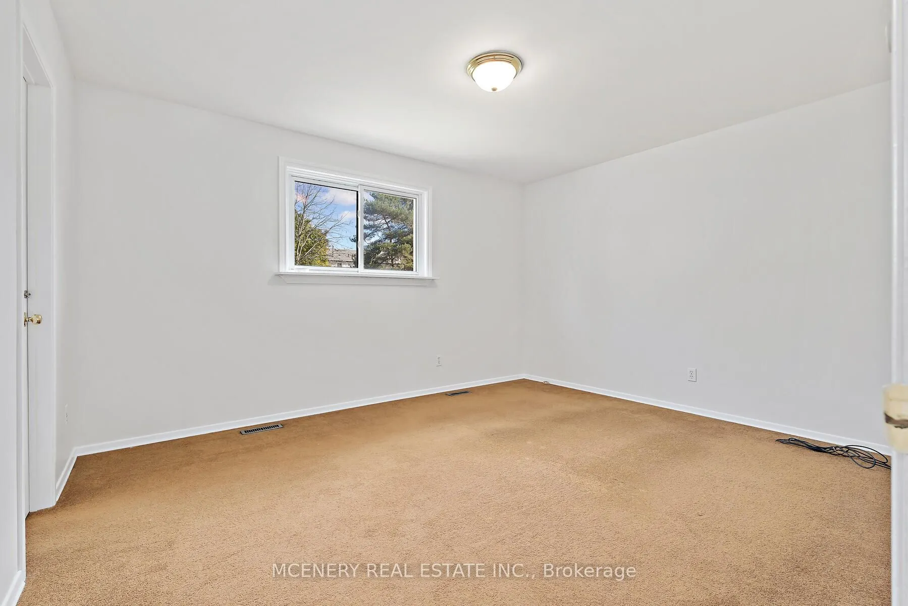 29 Tomwell Crescent E