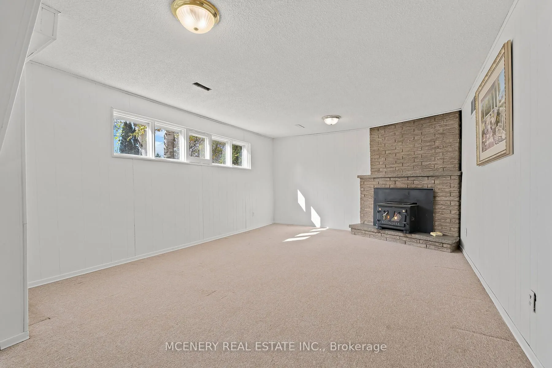 29 Tomwell Crescent E