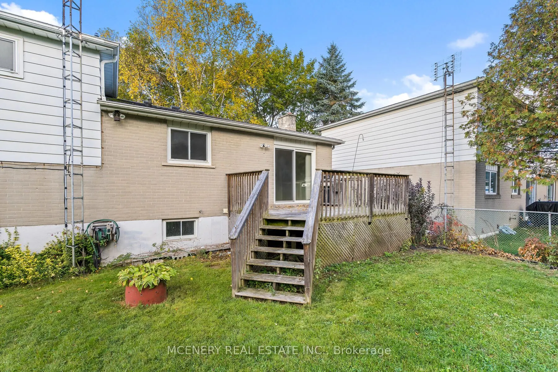 29 Tomwell Crescent E