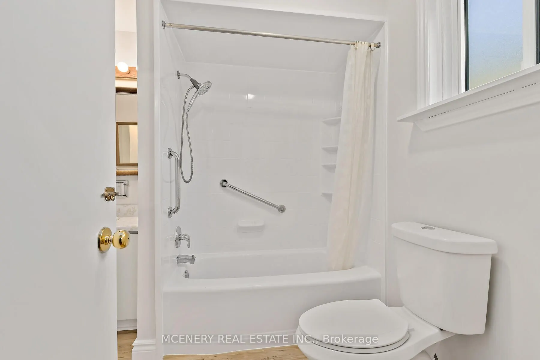 29 Tomwell Crescent E