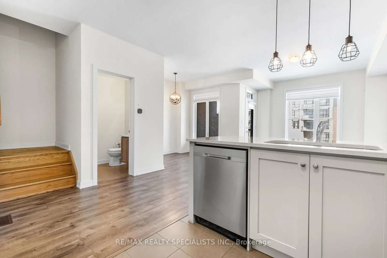 590 North Service Road, #135