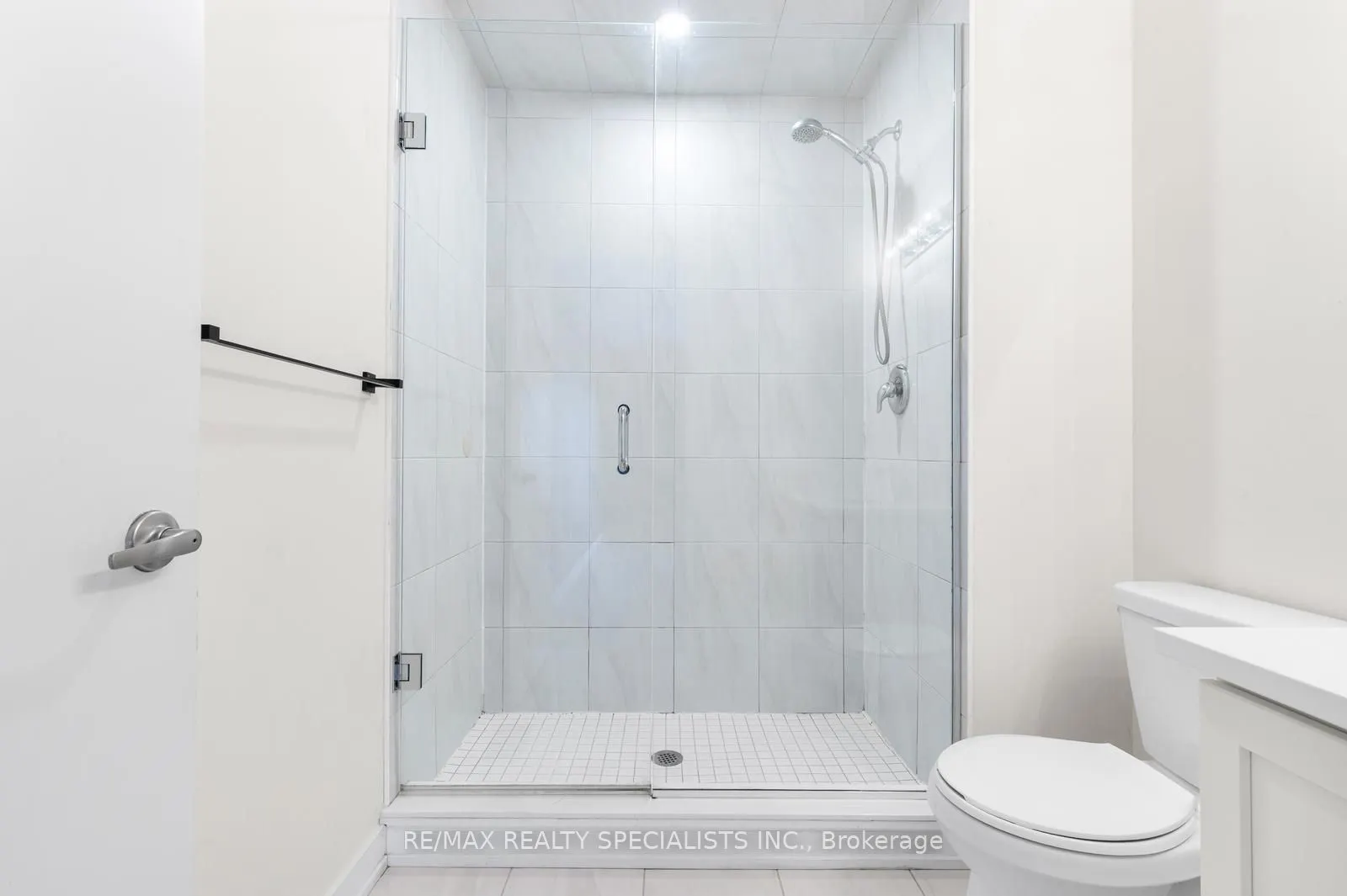 590 North Service Road, #135