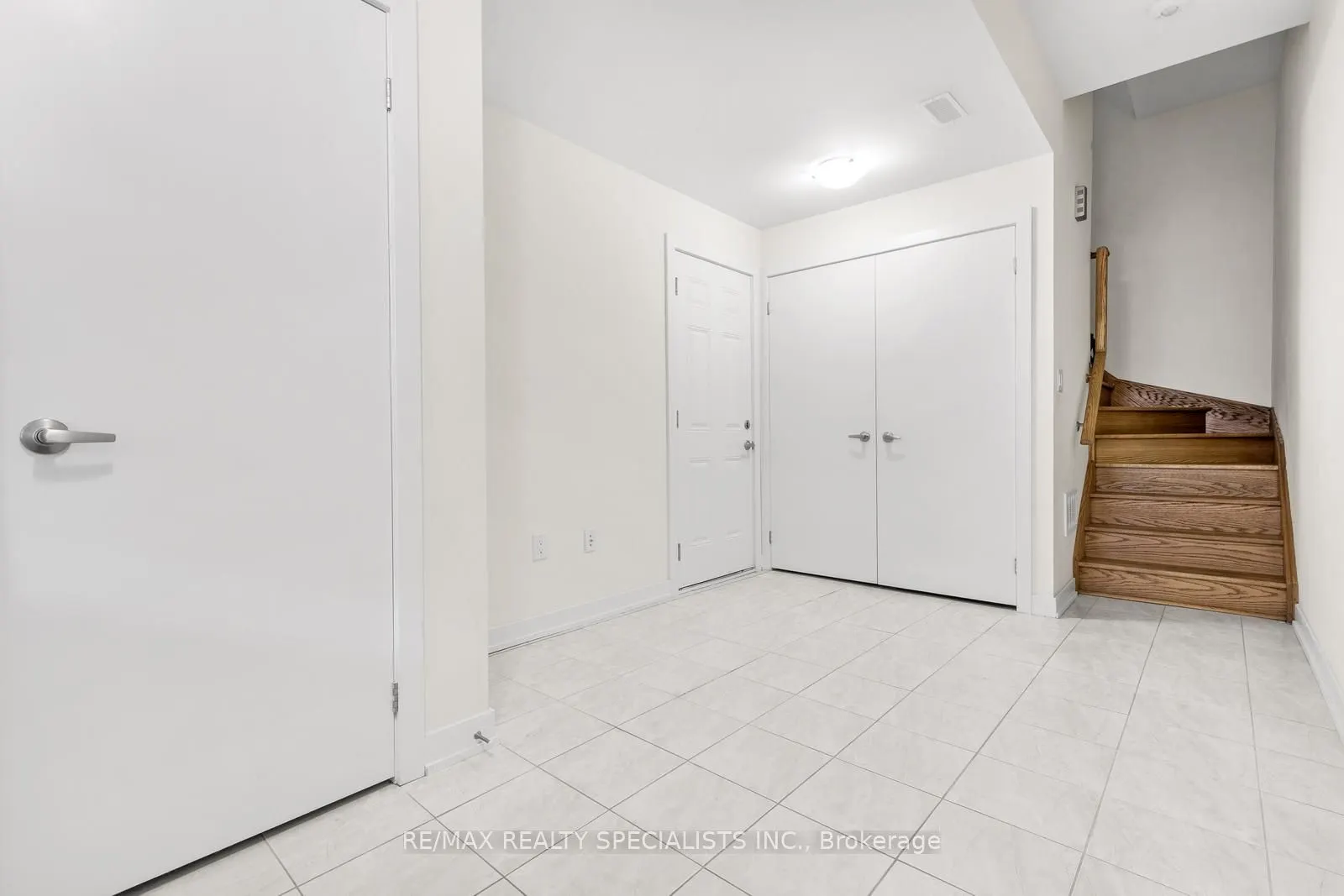 590 North Service Road, #135