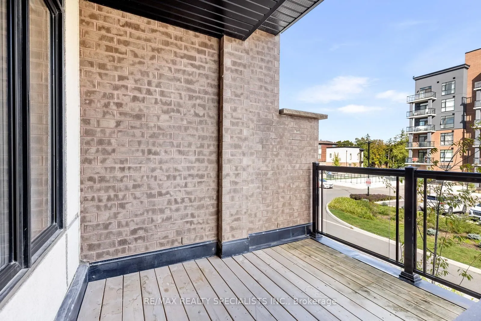 590 North Service Road, #135