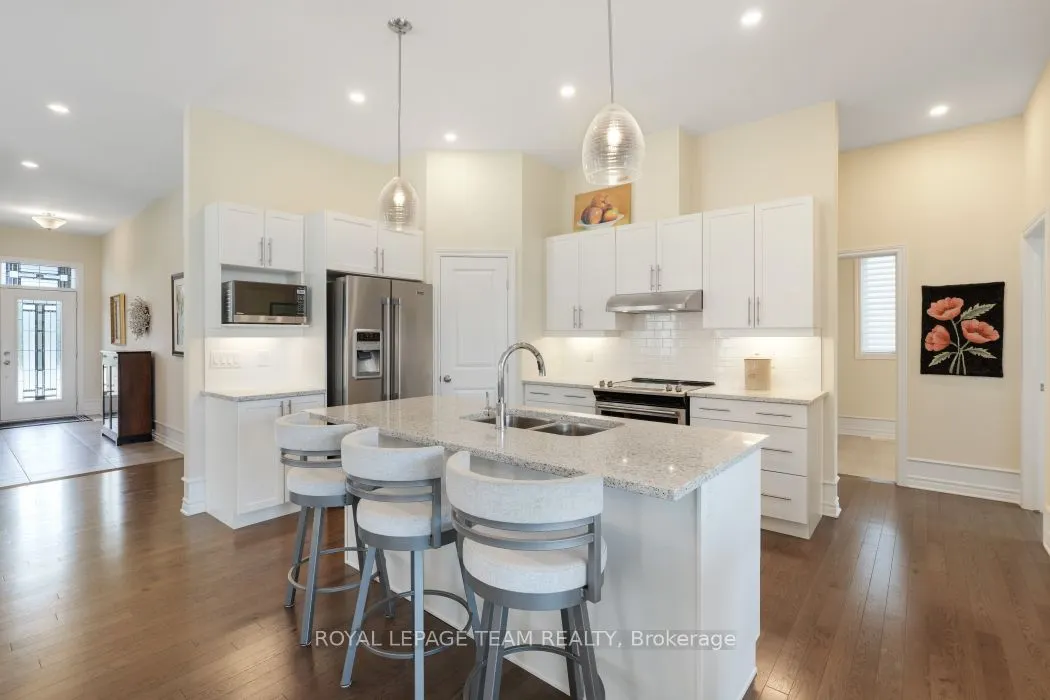 316 Serenade Crescent W