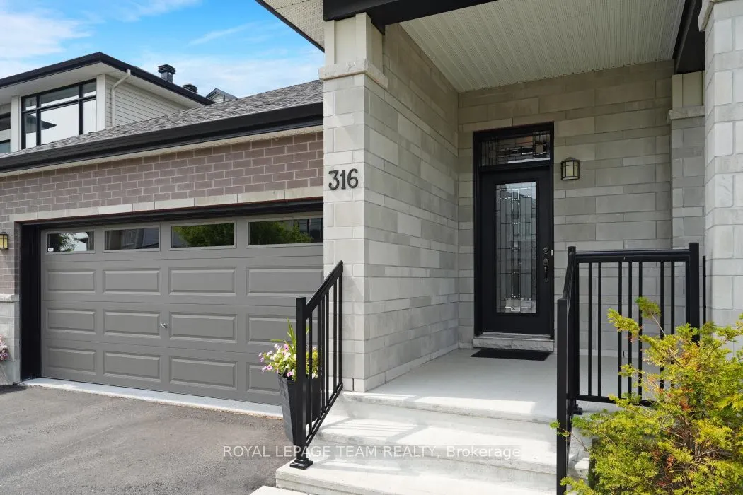 316 Serenade Crescent W