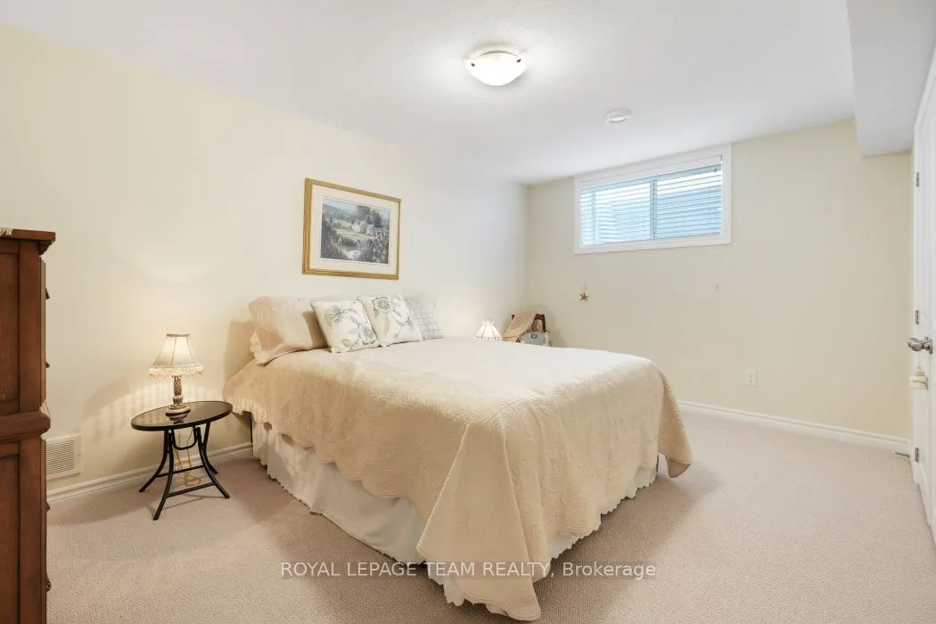 316 Serenade Crescent W