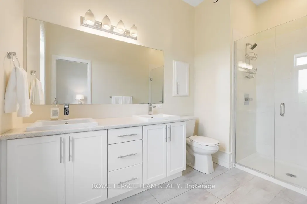 316 Serenade Crescent W