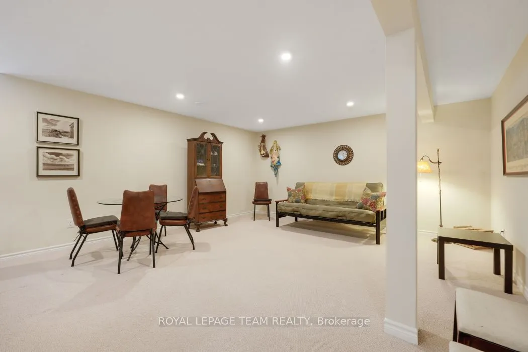 316 Serenade Crescent W