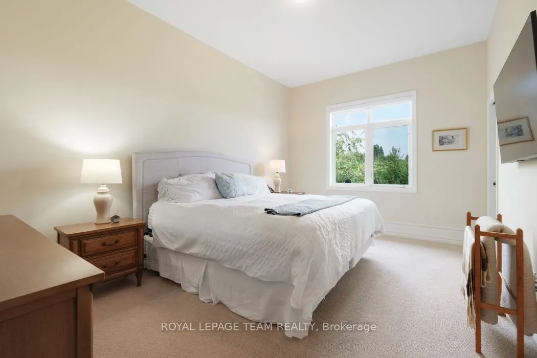 316 Serenade Crescent W