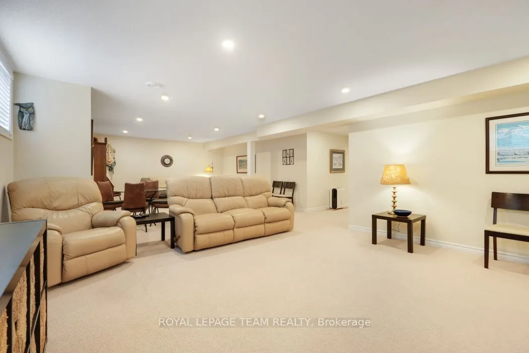 316 Serenade Crescent W