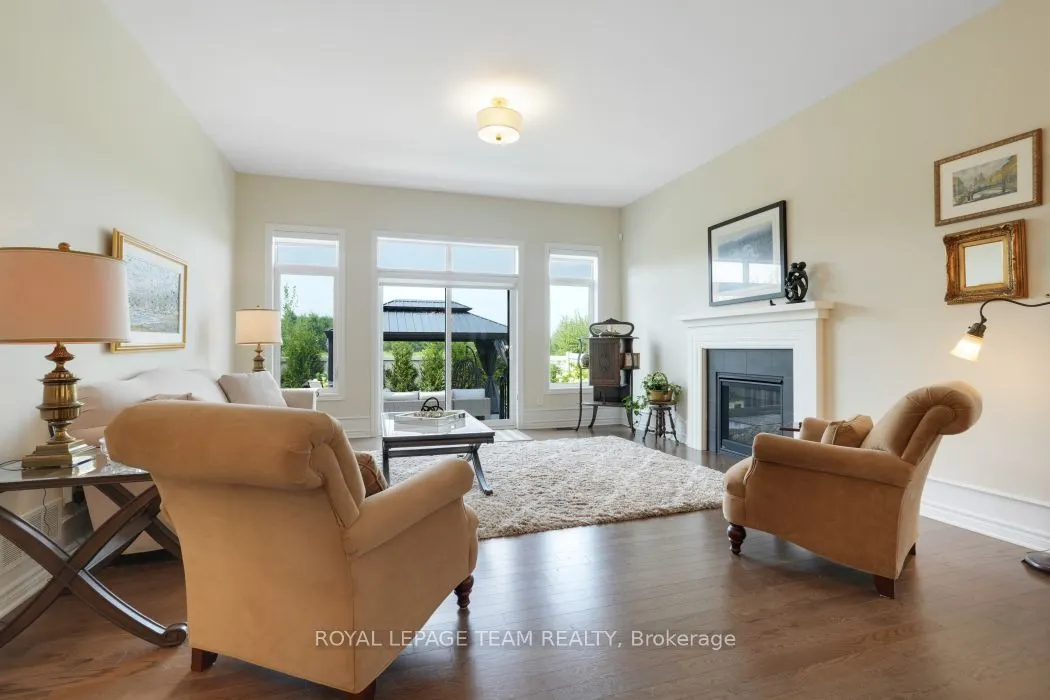 316 Serenade Crescent W