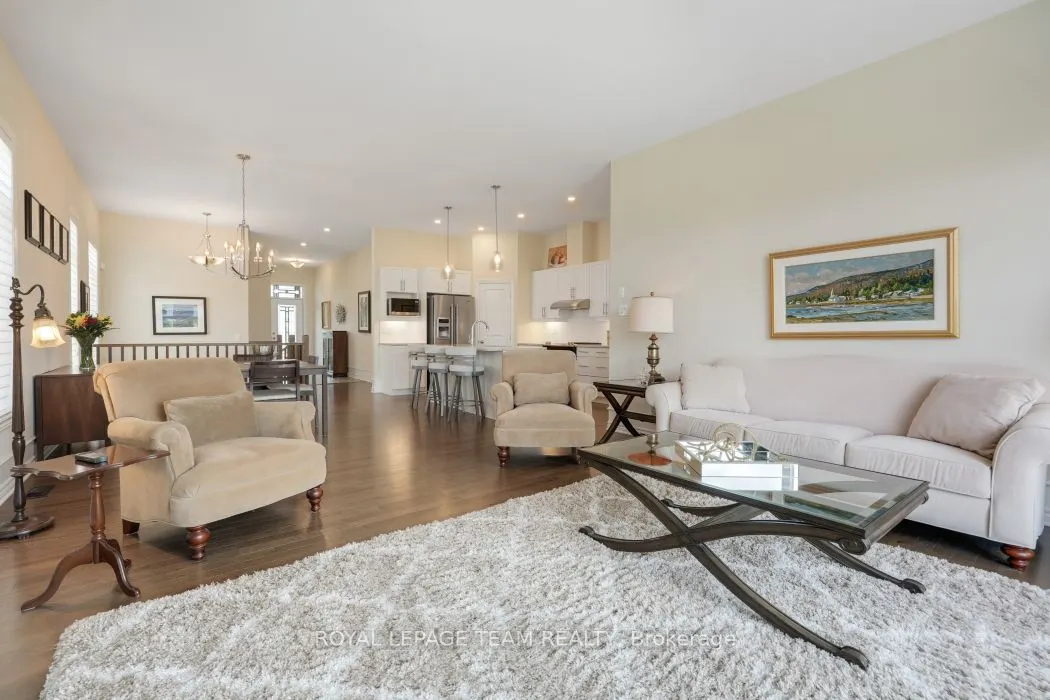 316 Serenade Crescent W