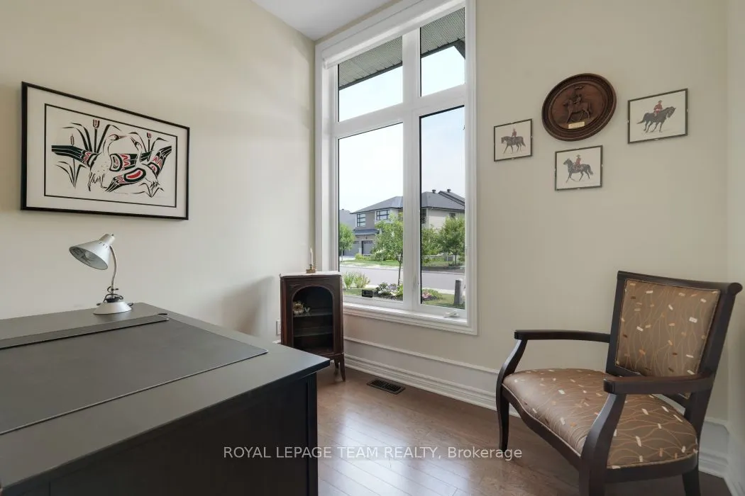 316 Serenade Crescent W